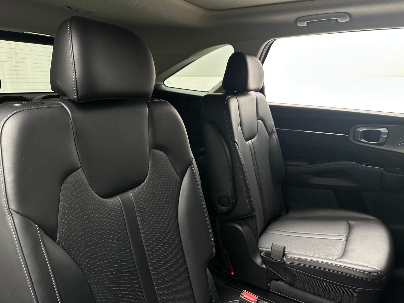 Thumbnail: 2023 Kia Sorento - 5