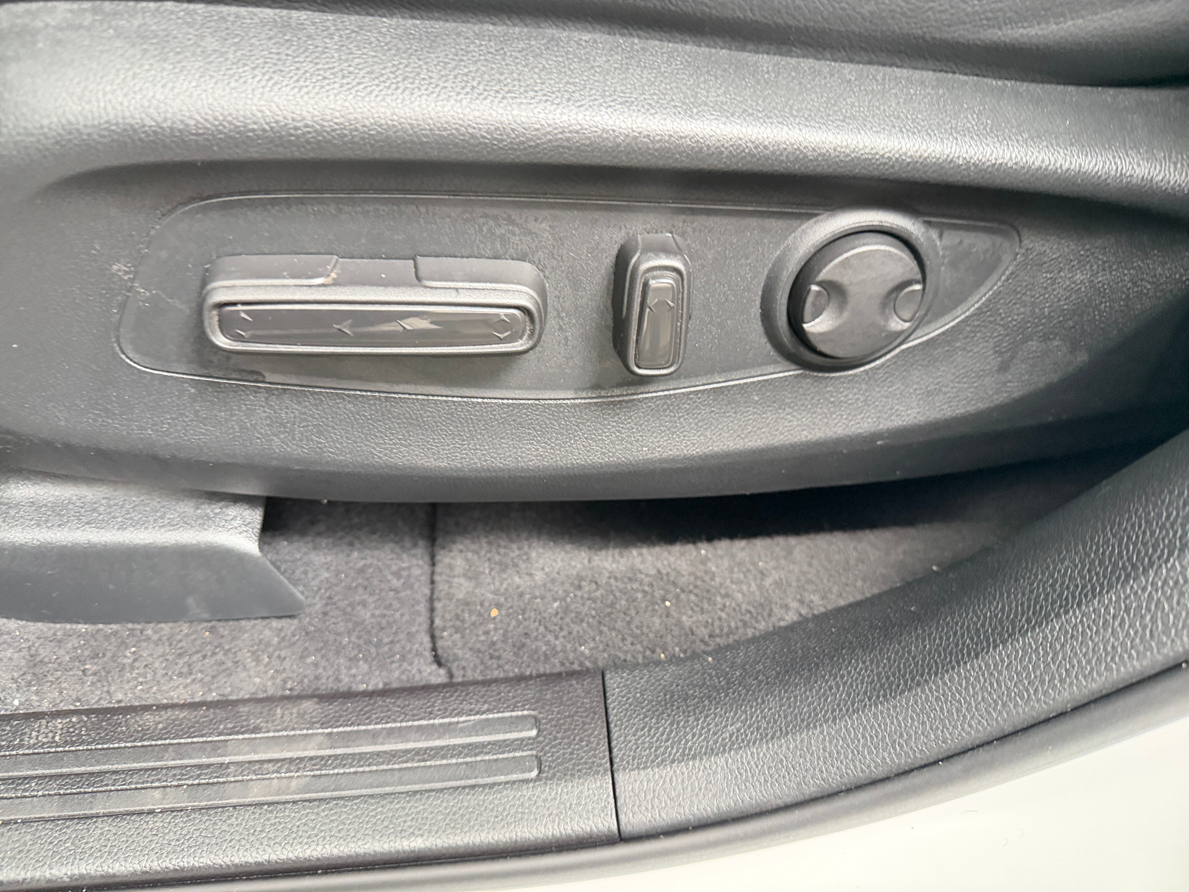 2023 Honda CR-V Sport Touring - Photo 2
