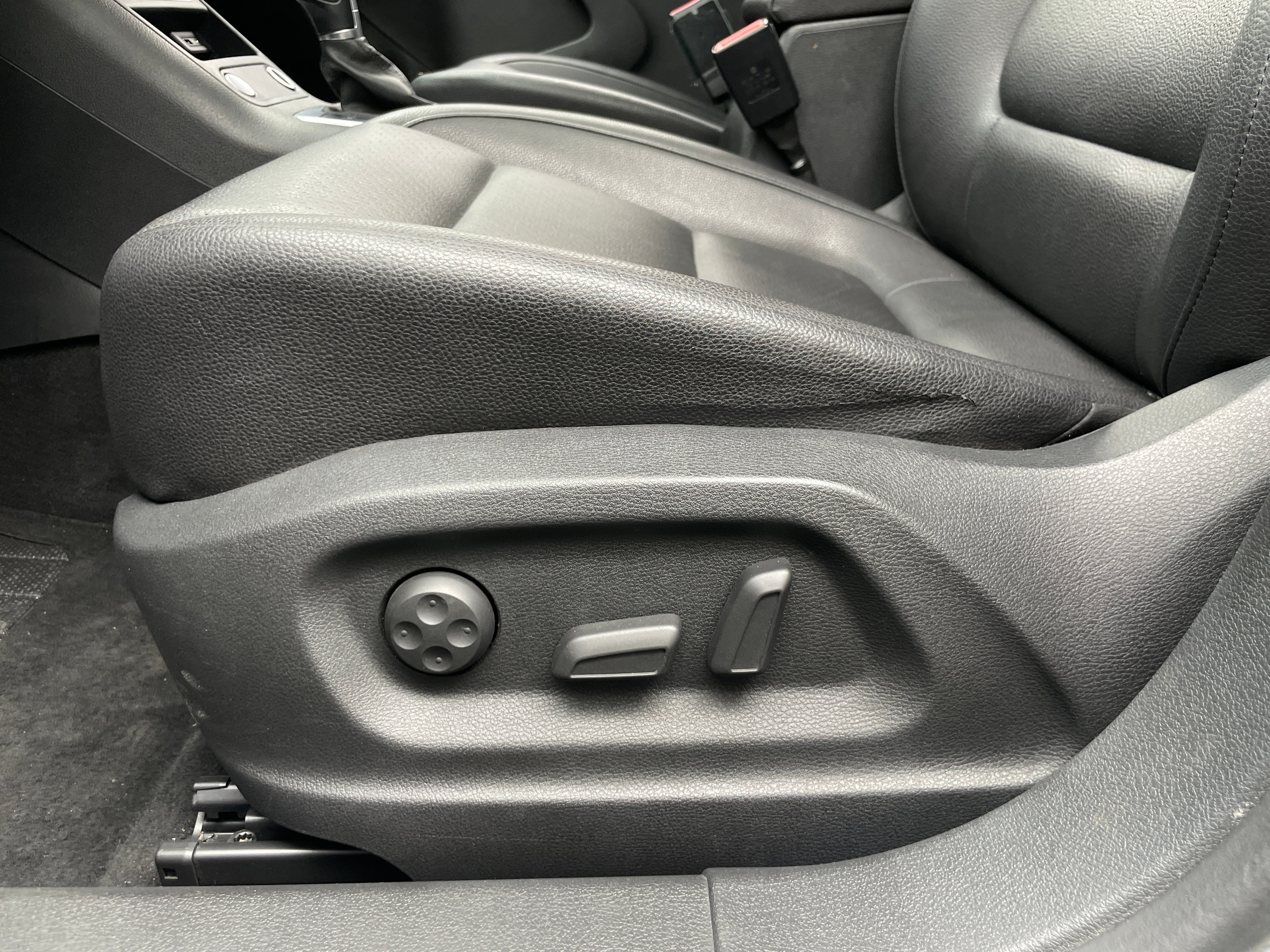 Used 2016 Volkswagen Tiguan SE with VIN WVGBV7AX8GW536583 for sale in Colonial Heights, VA