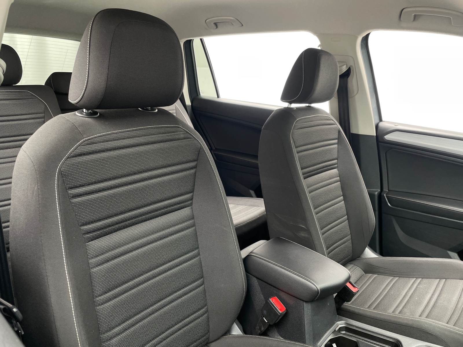 Thumbnail: 2022 Volkswagen Tiguan - 2