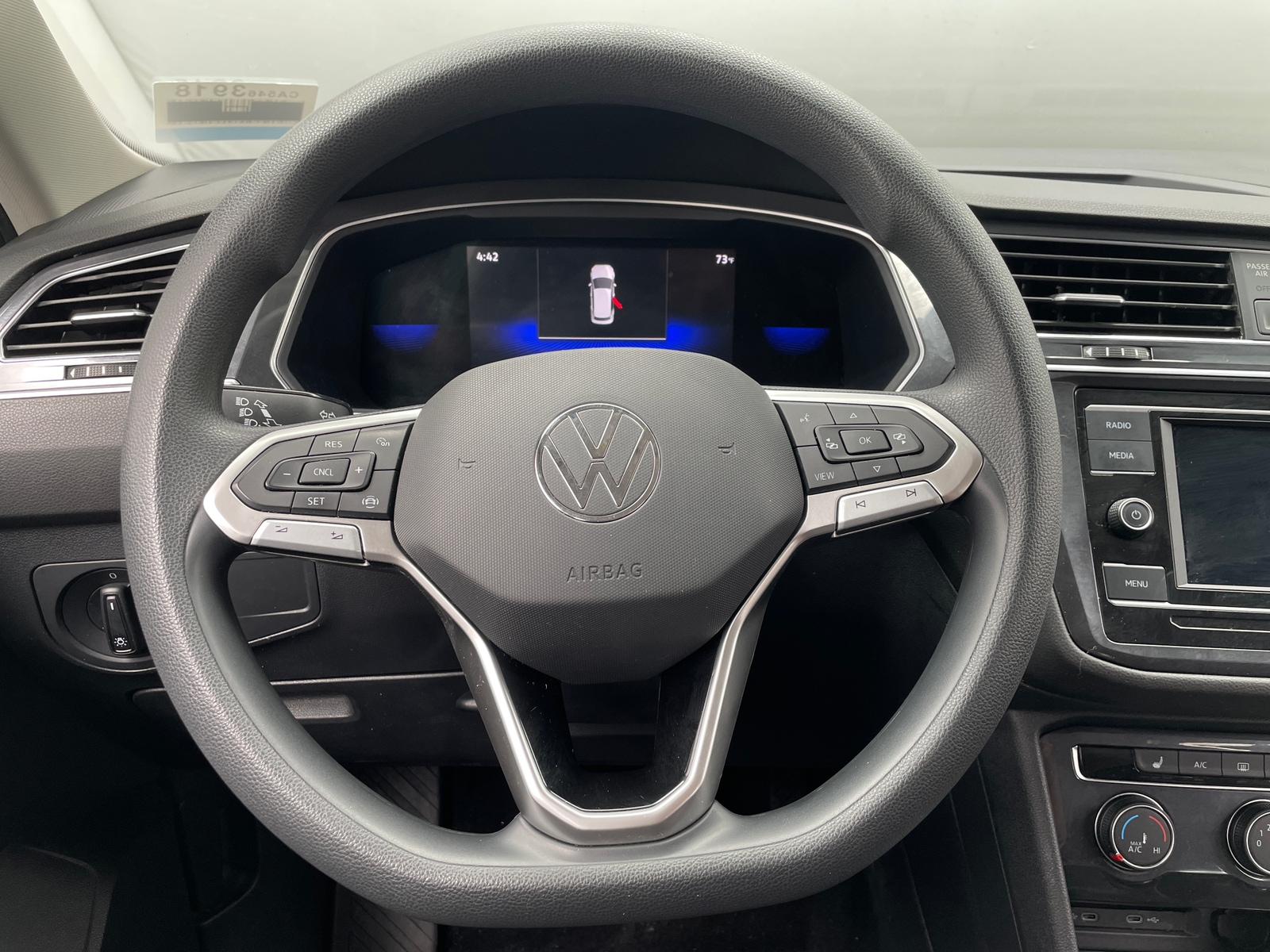 Thumbnail: 2022 Volkswagen Tiguan - 5