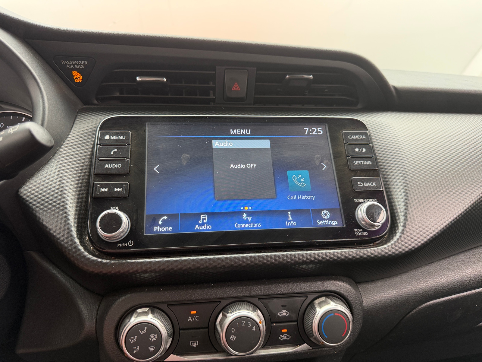 Thumbnail: 2023 Nissan Kicks - 4