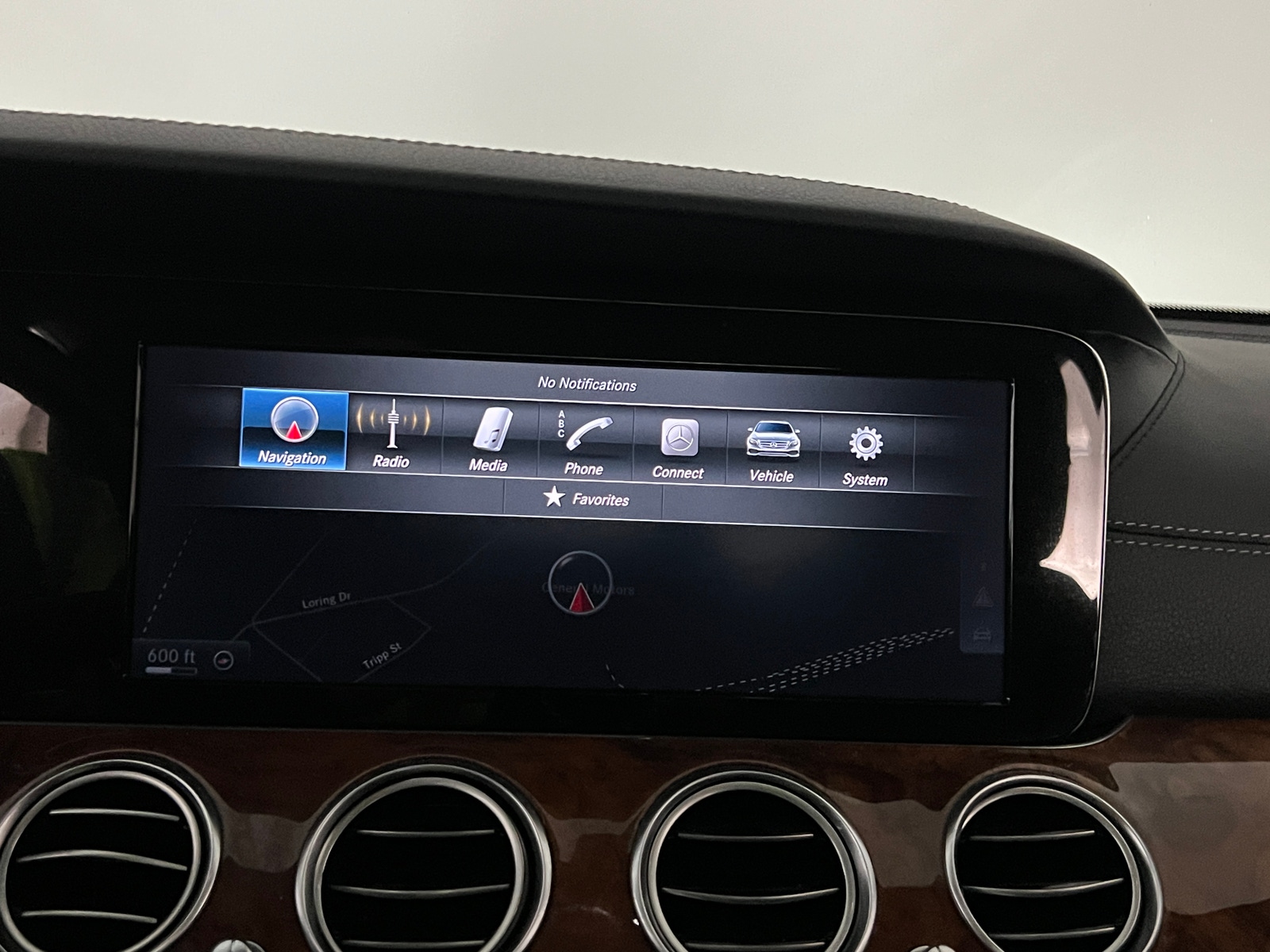 Thumbnail: 2017 Mercedes-Benz E-Class - 3