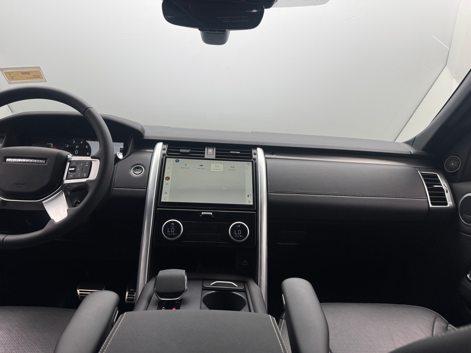 Thumbnail: 2024 Land Rover Discovery - 2