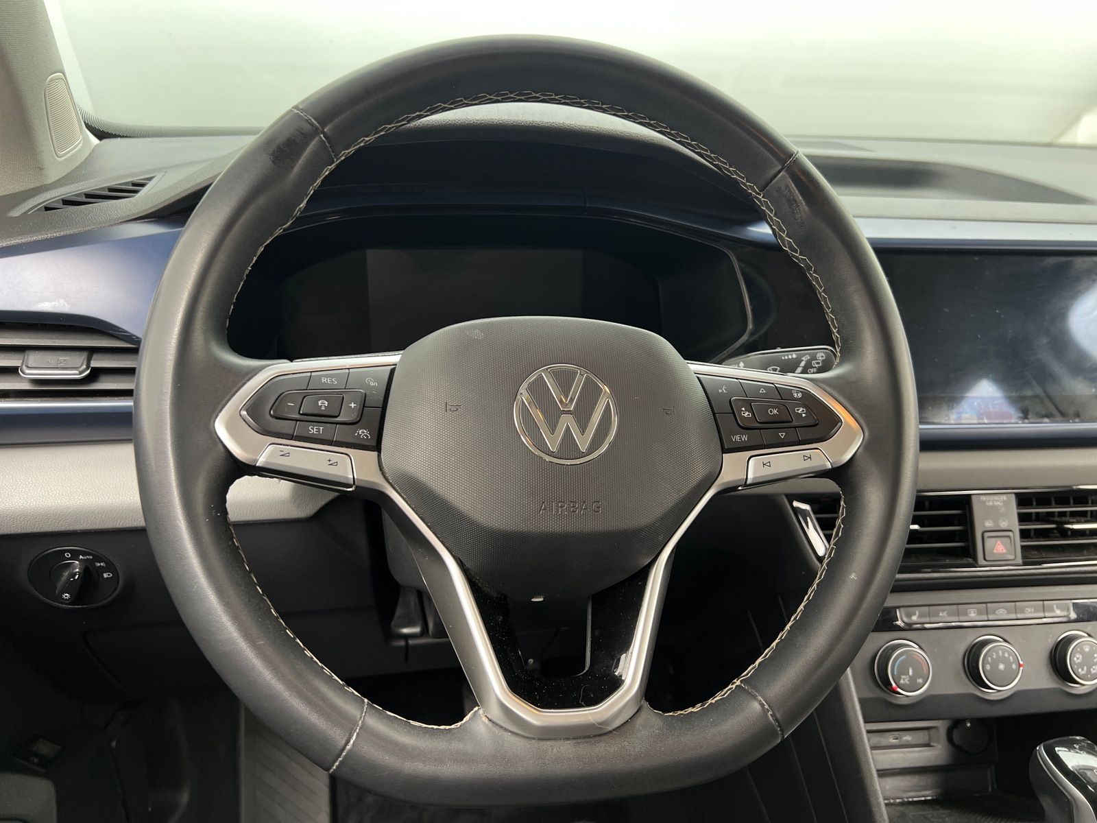 Thumbnail: 2022 Volkswagen Taos - 5