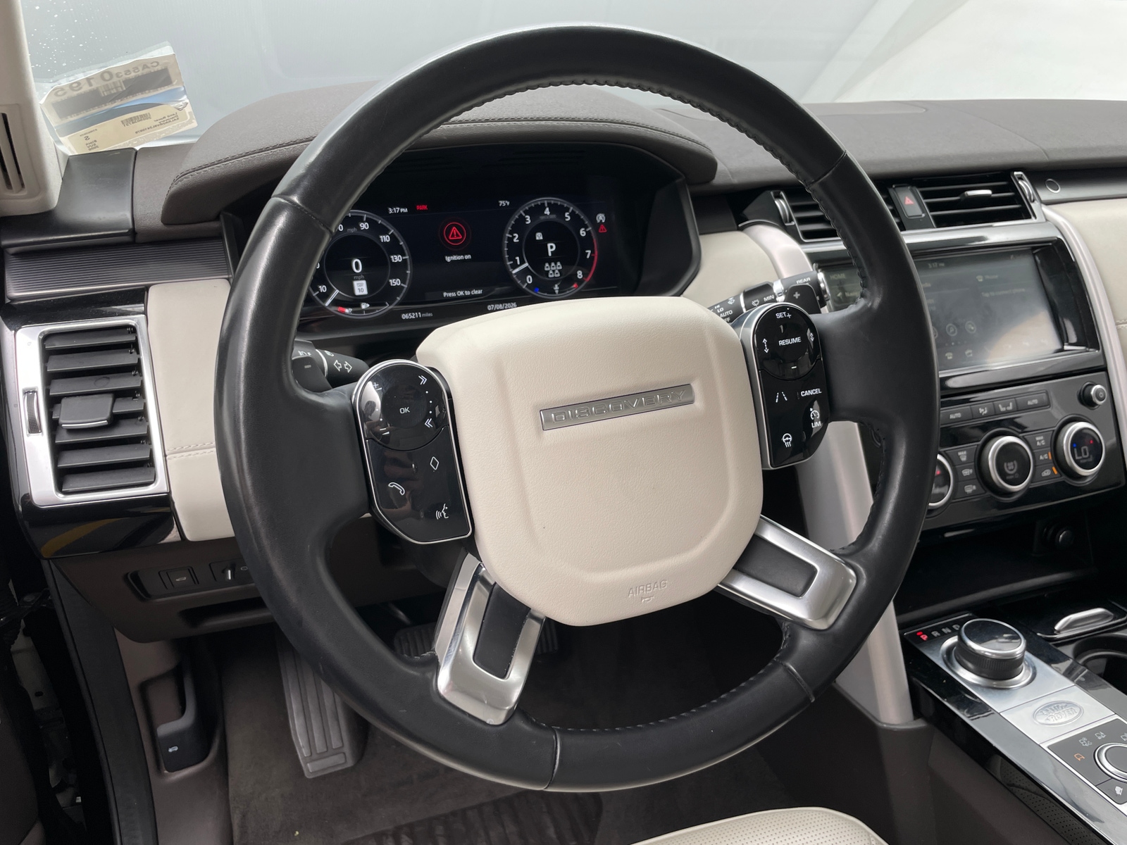 Thumbnail: 2020 Land Rover Discovery - 4