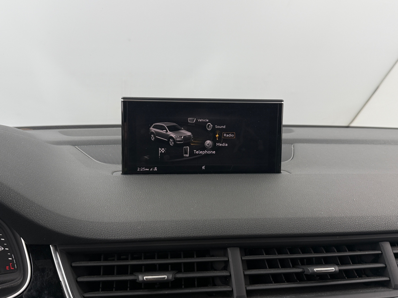 Thumbnail: 2018 Audi Q7 - 3