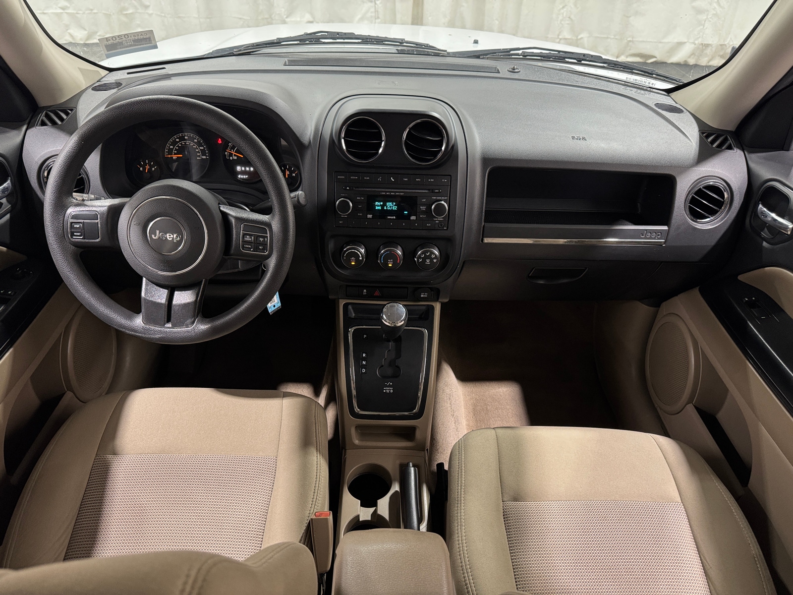 Thumbnail: 2016 Jeep Patriot - 3