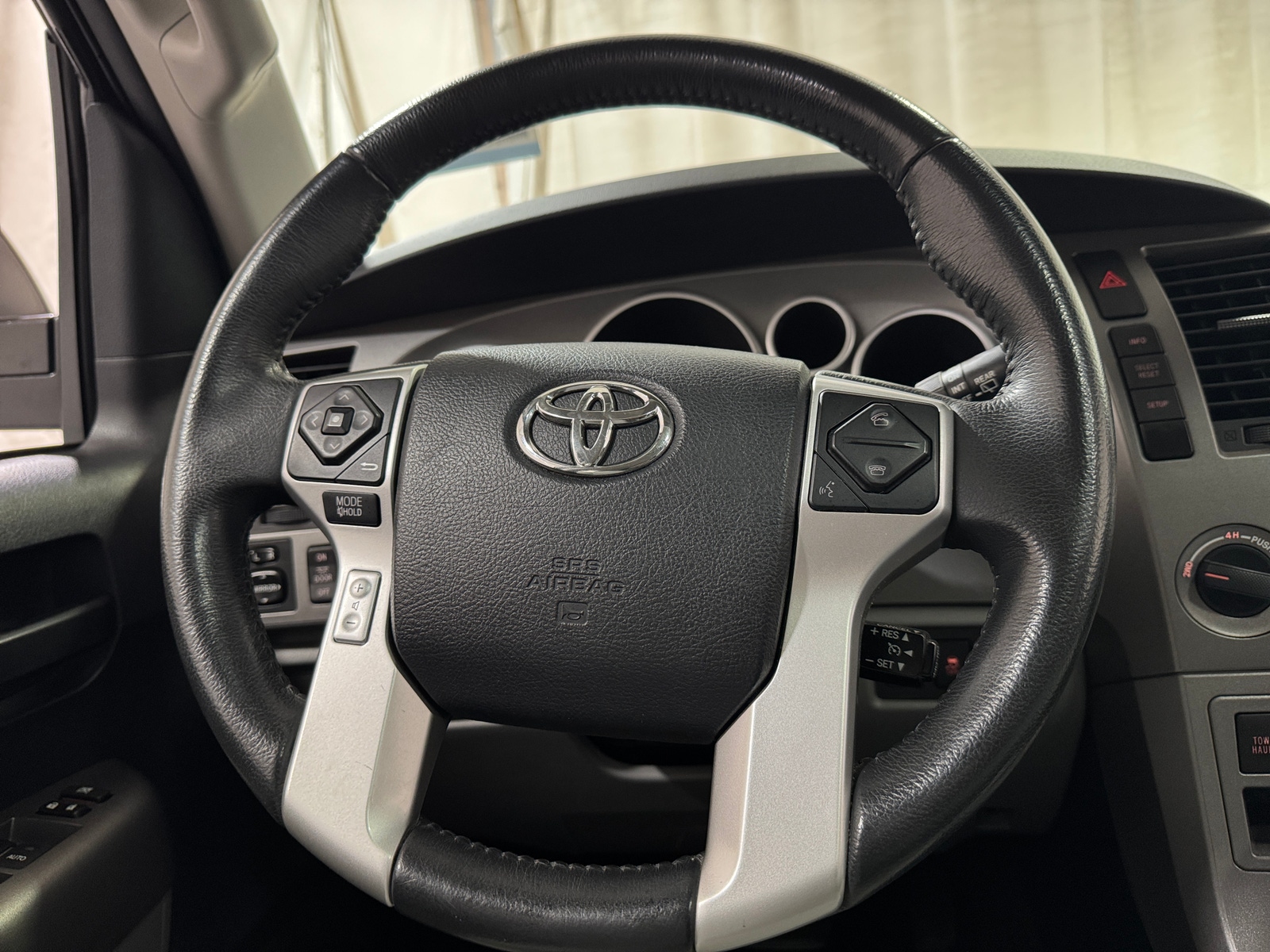 Thumbnail: 2016 Toyota Sequoia - 5