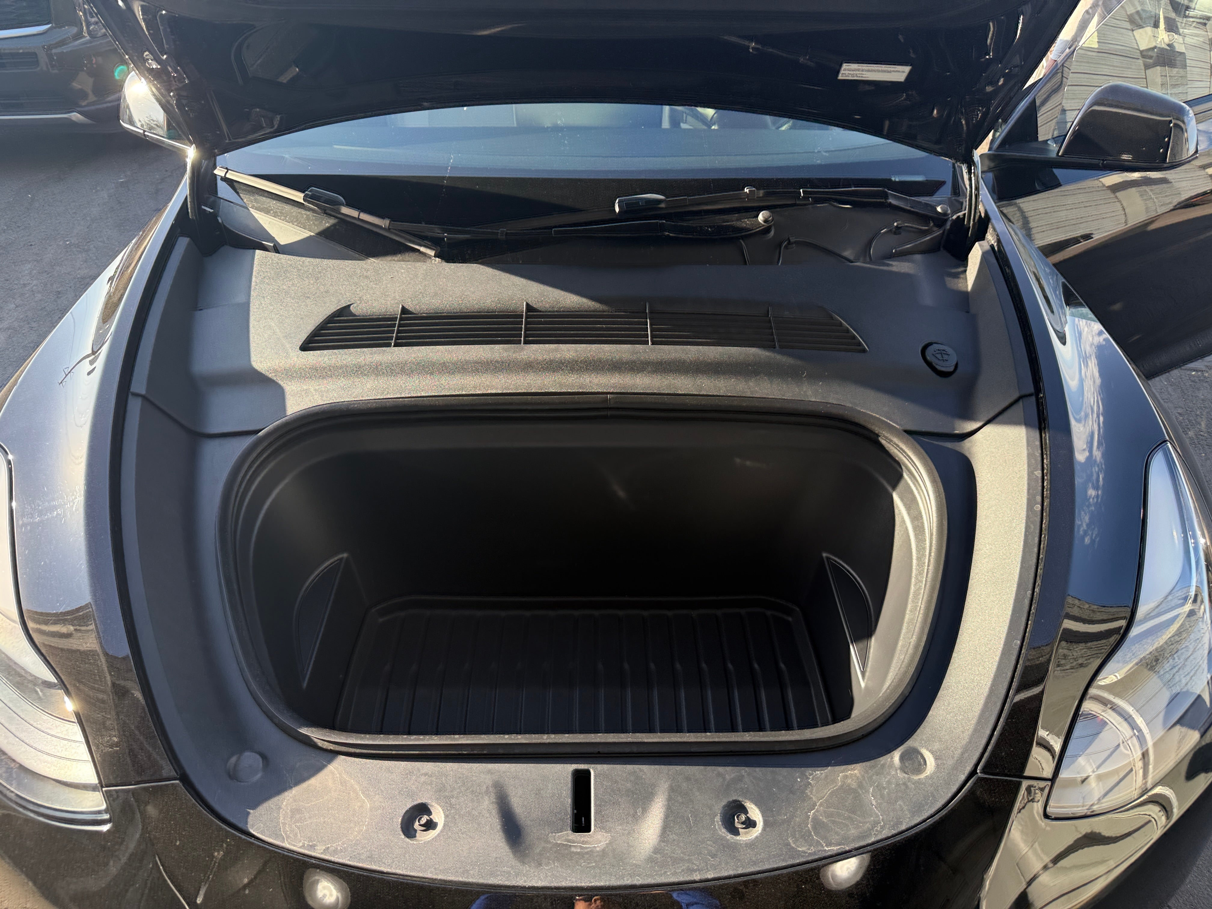 Used 2024 Tesla Model Y Long Range with VIN 7SAYGDEE0RA295027 for sale in Auburn, WA