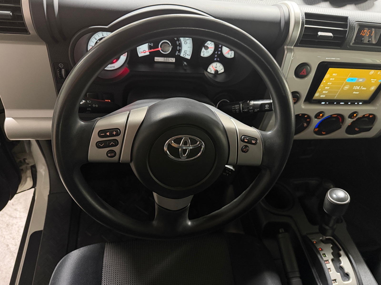 Thumbnail: 2014 Toyota FJ Cruiser - 5