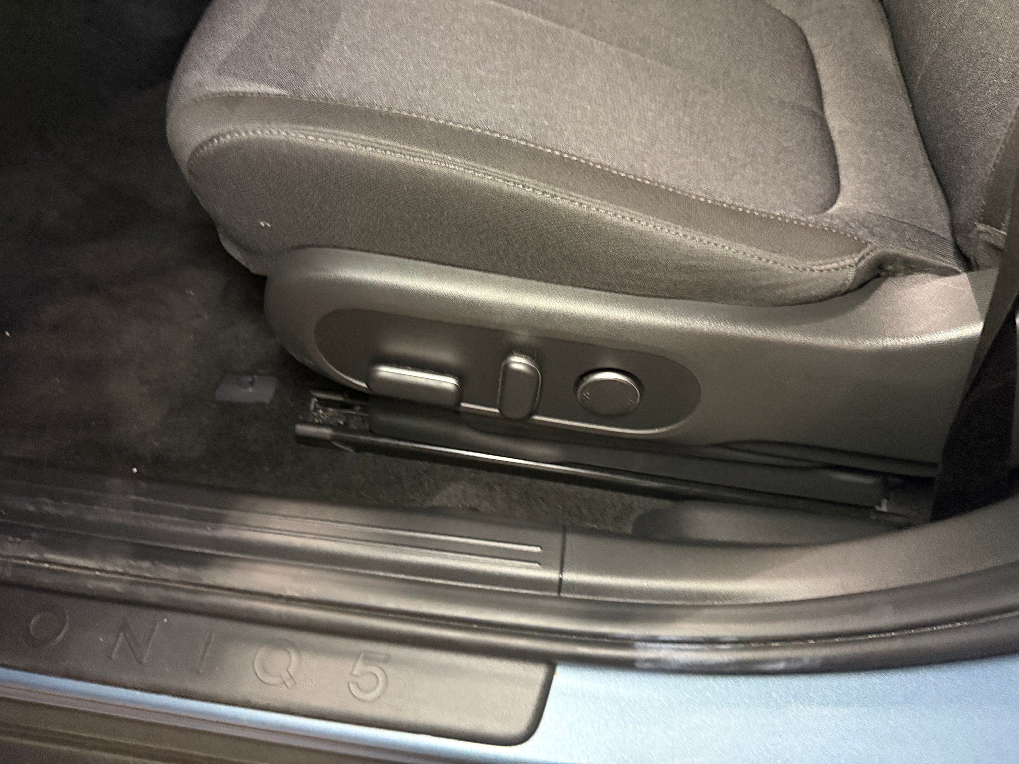 Used 2023 Hyundai IONIQ 5 SE with VIN KM8KM4AE1PU166492 for sale in Oak Creek, WI