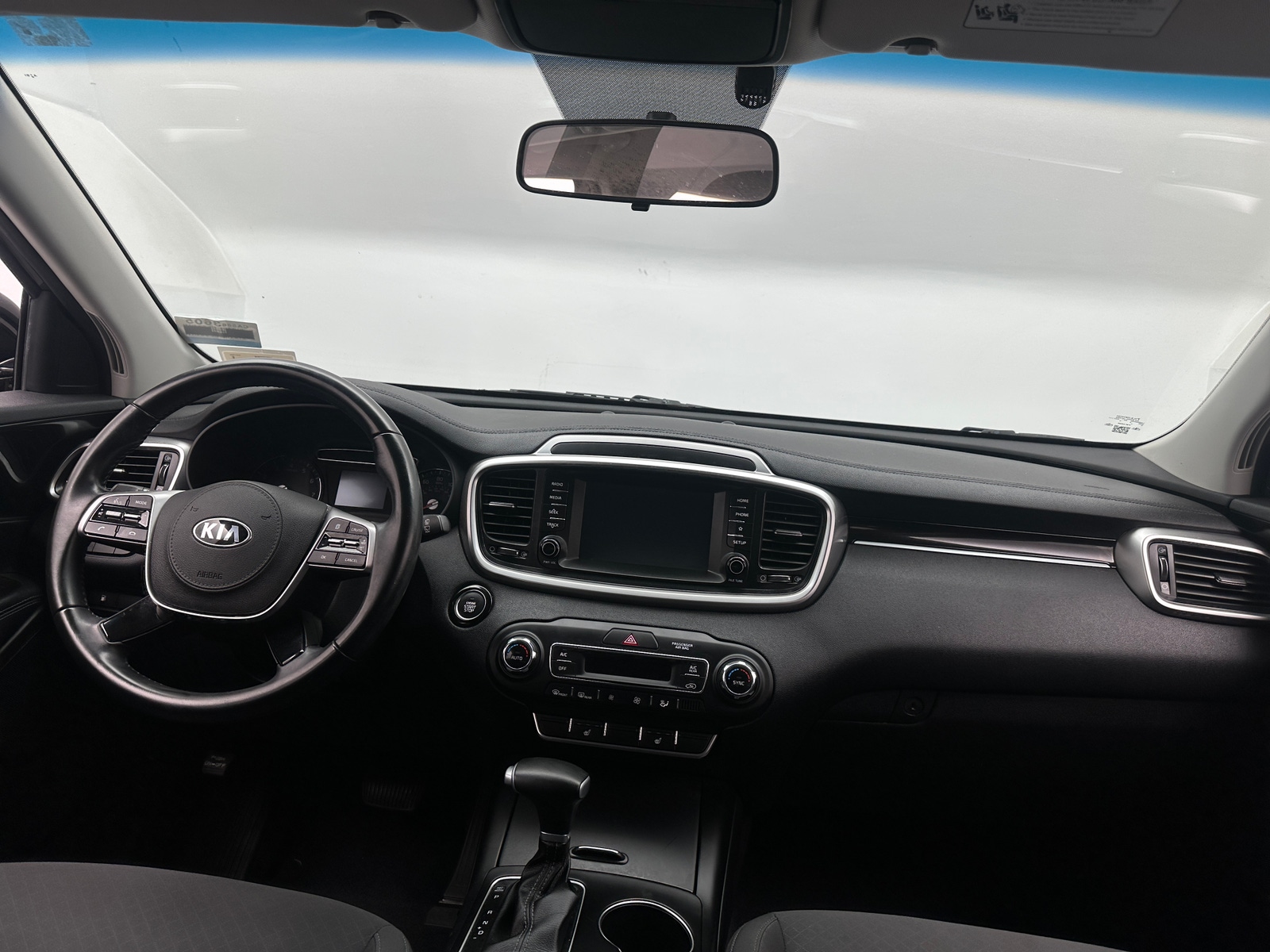 Thumbnail: 2020 Kia Sorento - 3