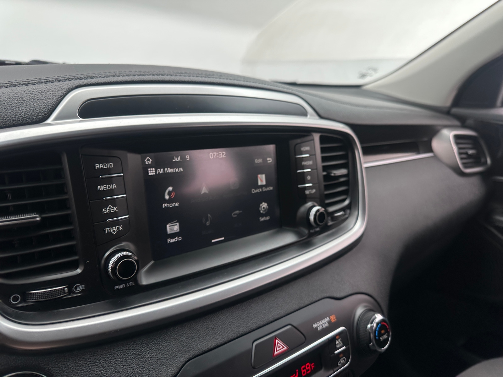 Thumbnail: 2020 Kia Sorento - 4