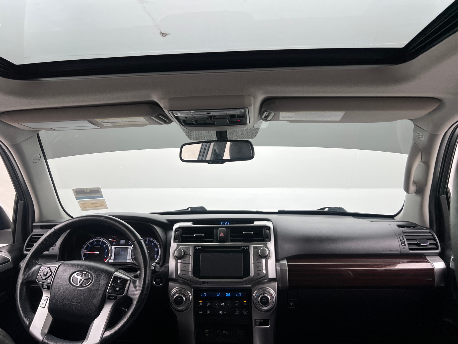 Thumbnail: 2017 Toyota 4Runner - 3