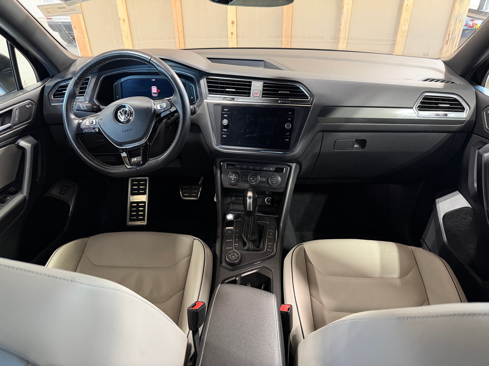 Thumbnail: 2021 Volkswagen Tiguan - 2