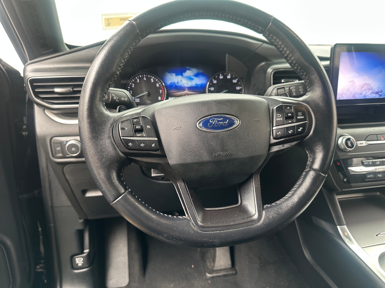 Thumbnail: 2020 Ford Explorer - 4