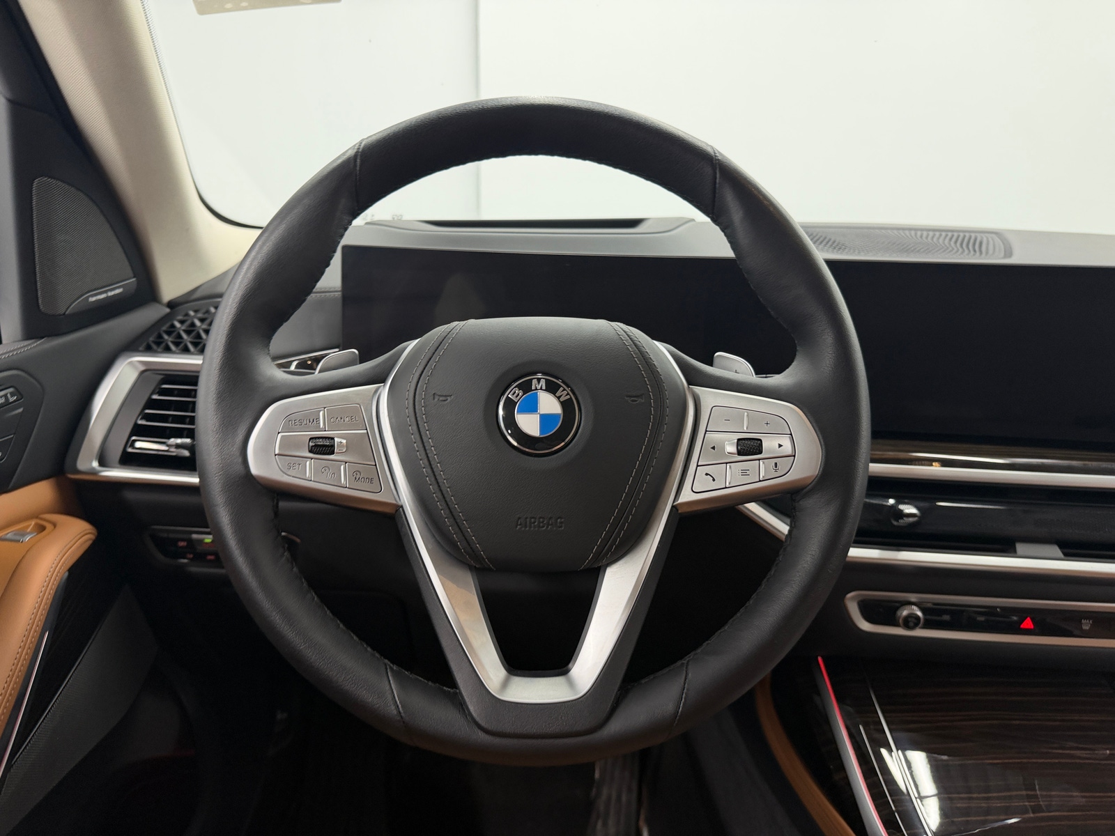Thumbnail: 2023 BMW X7 - 4