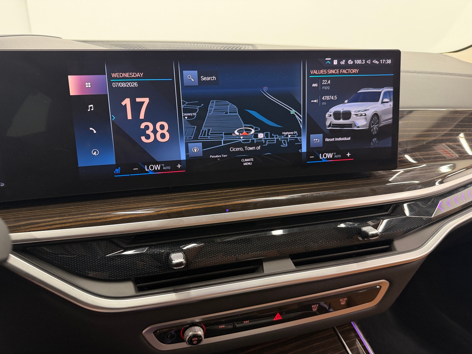 Thumbnail: 2023 BMW X7 - 3