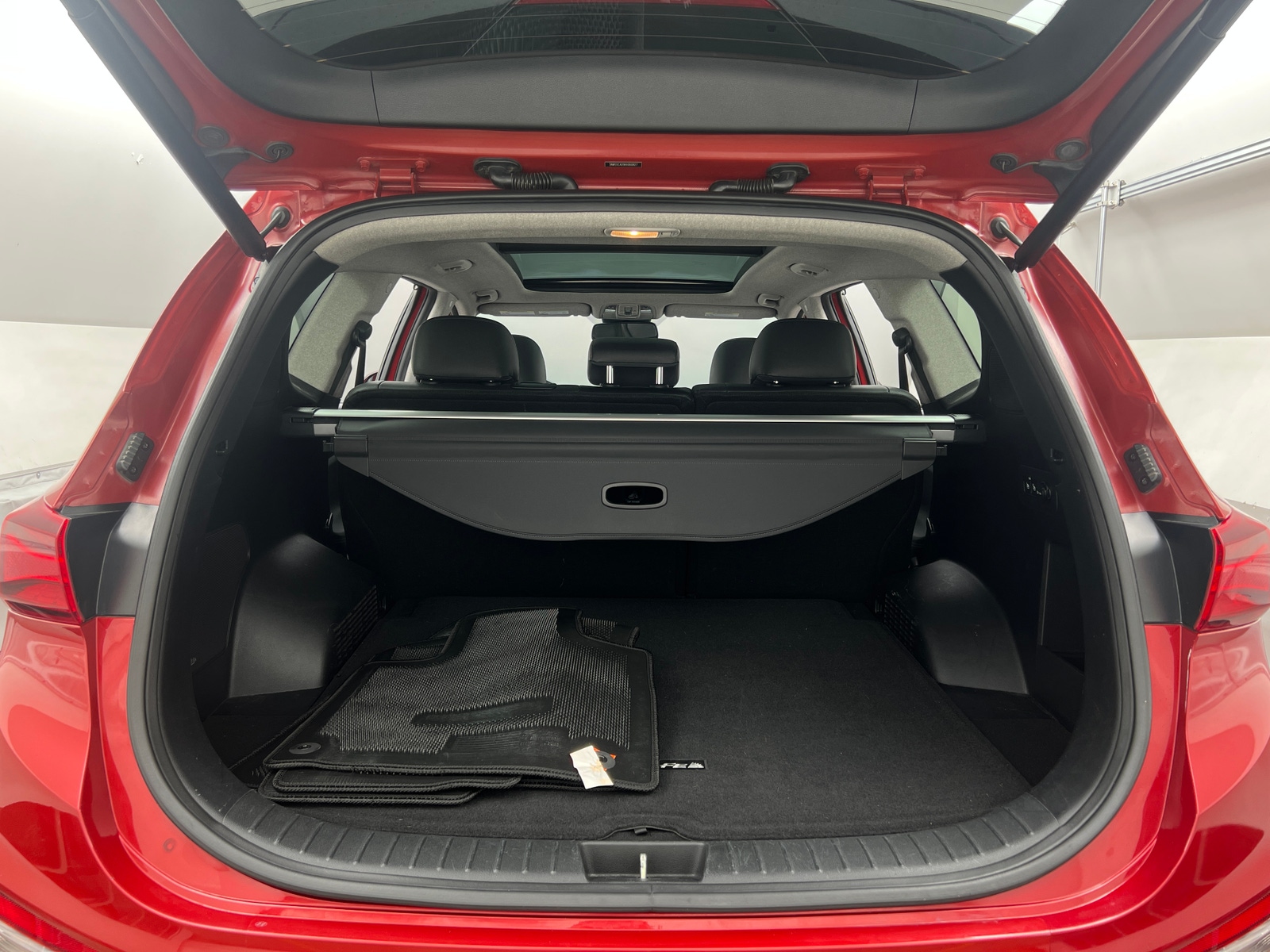 Thumbnail: 2019 Hyundai Santa Fe - 6