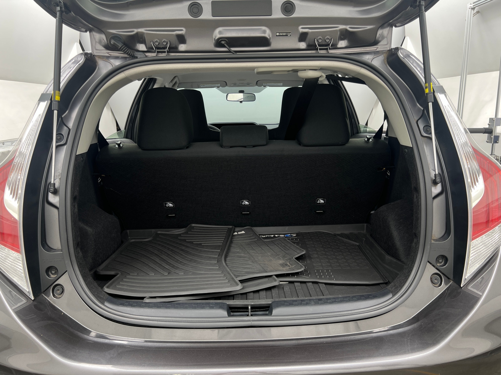 Thumbnail: 2015 Toyota Prius c - 7