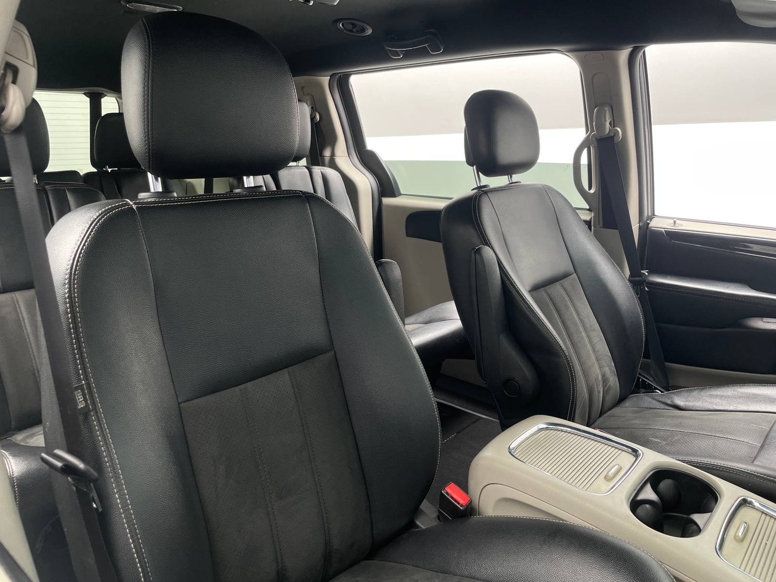 Thumbnail: 2019 Dodge Grand Caravan - 2