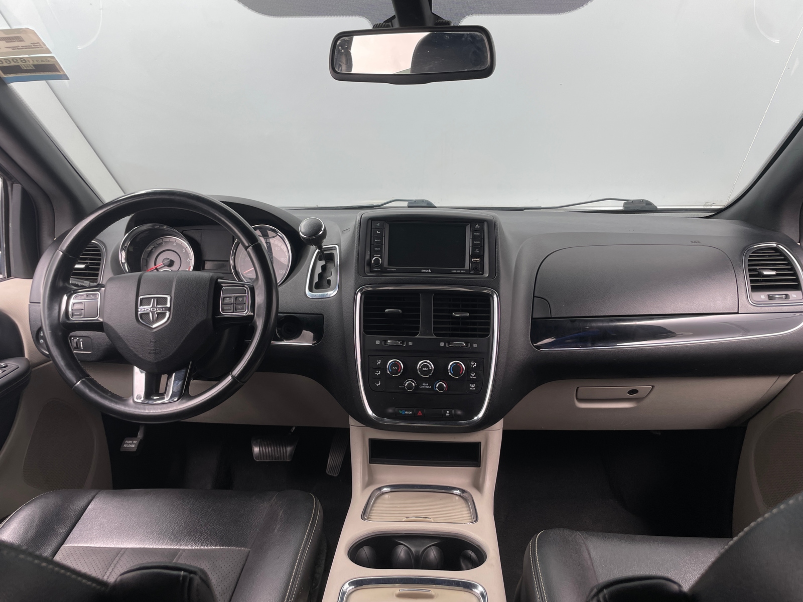 Thumbnail: 2019 Dodge Grand Caravan - 3