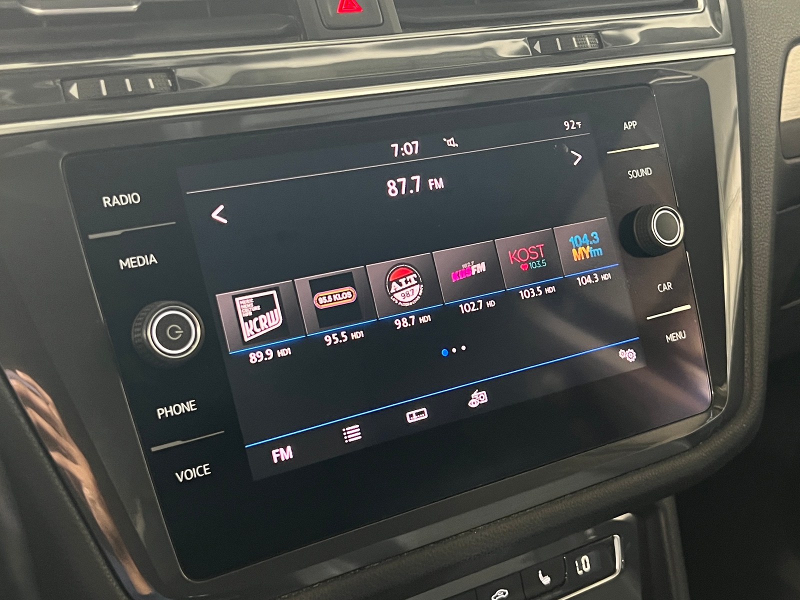 Thumbnail: 2018 Volkswagen Tiguan - 3