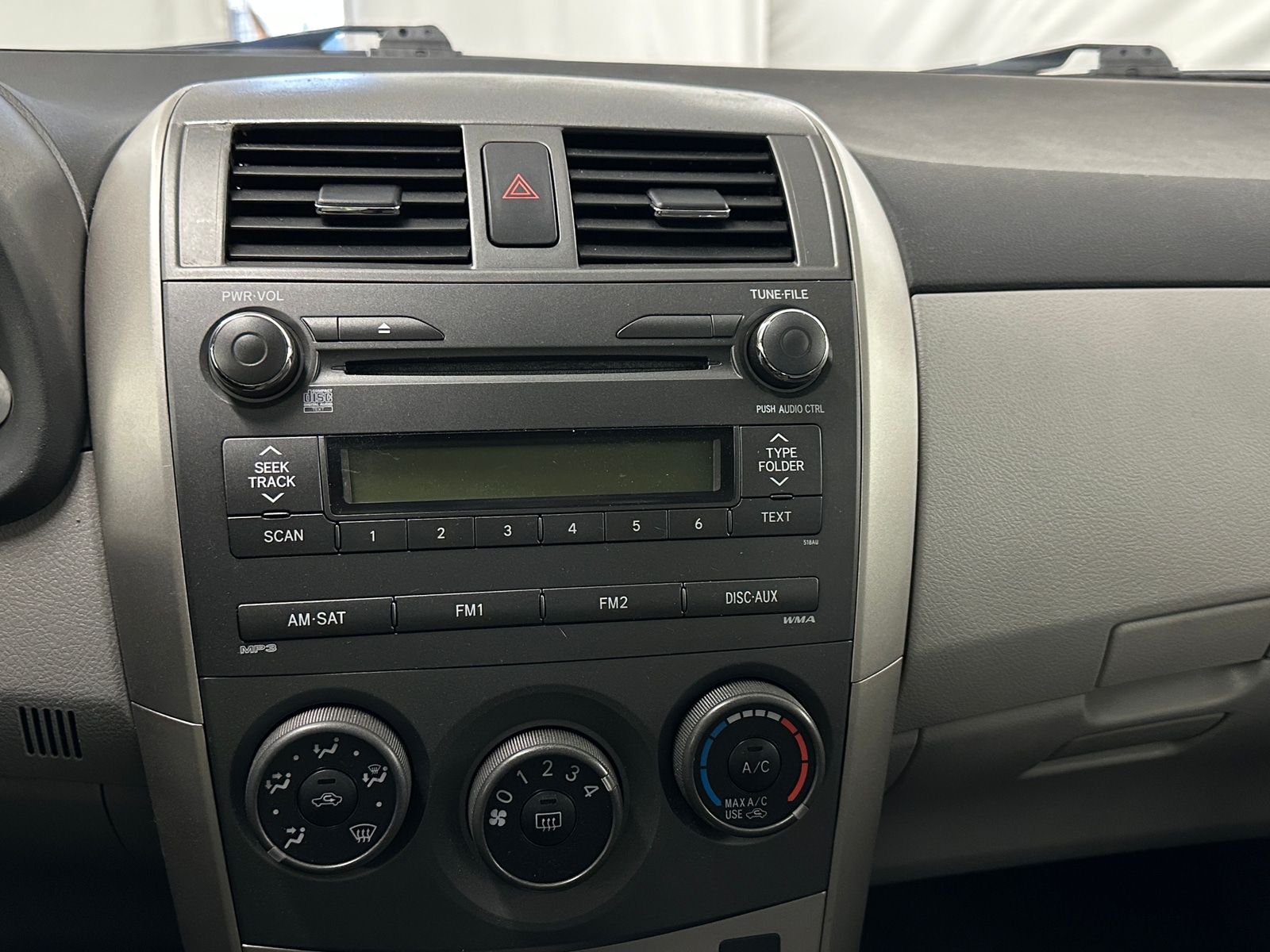 Thumbnail: 2011 Toyota Corolla - 4
