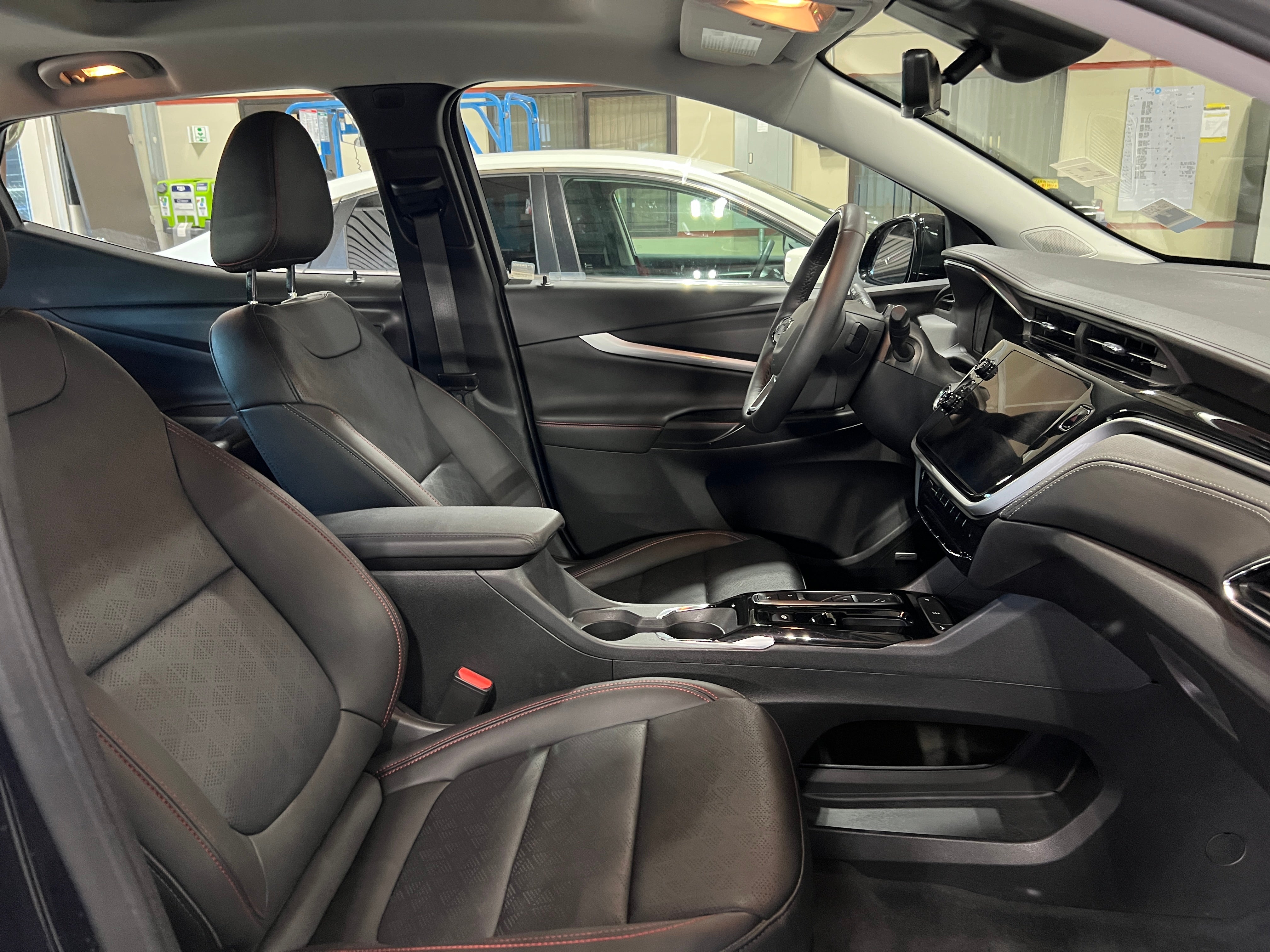 Used 2023 Chevrolet Bolt EUV Premier with VIN 1G1FZ6S05P4166820 for sale in Oak Creek, WI