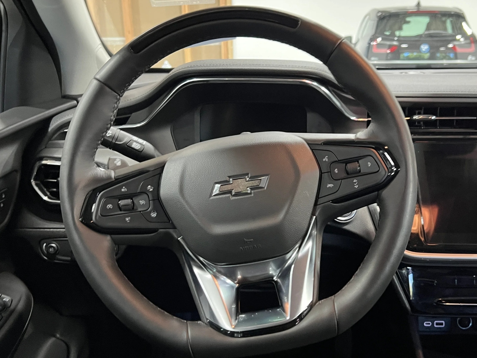 Thumbnail: 2023 Chevrolet Bolt EUV - 4