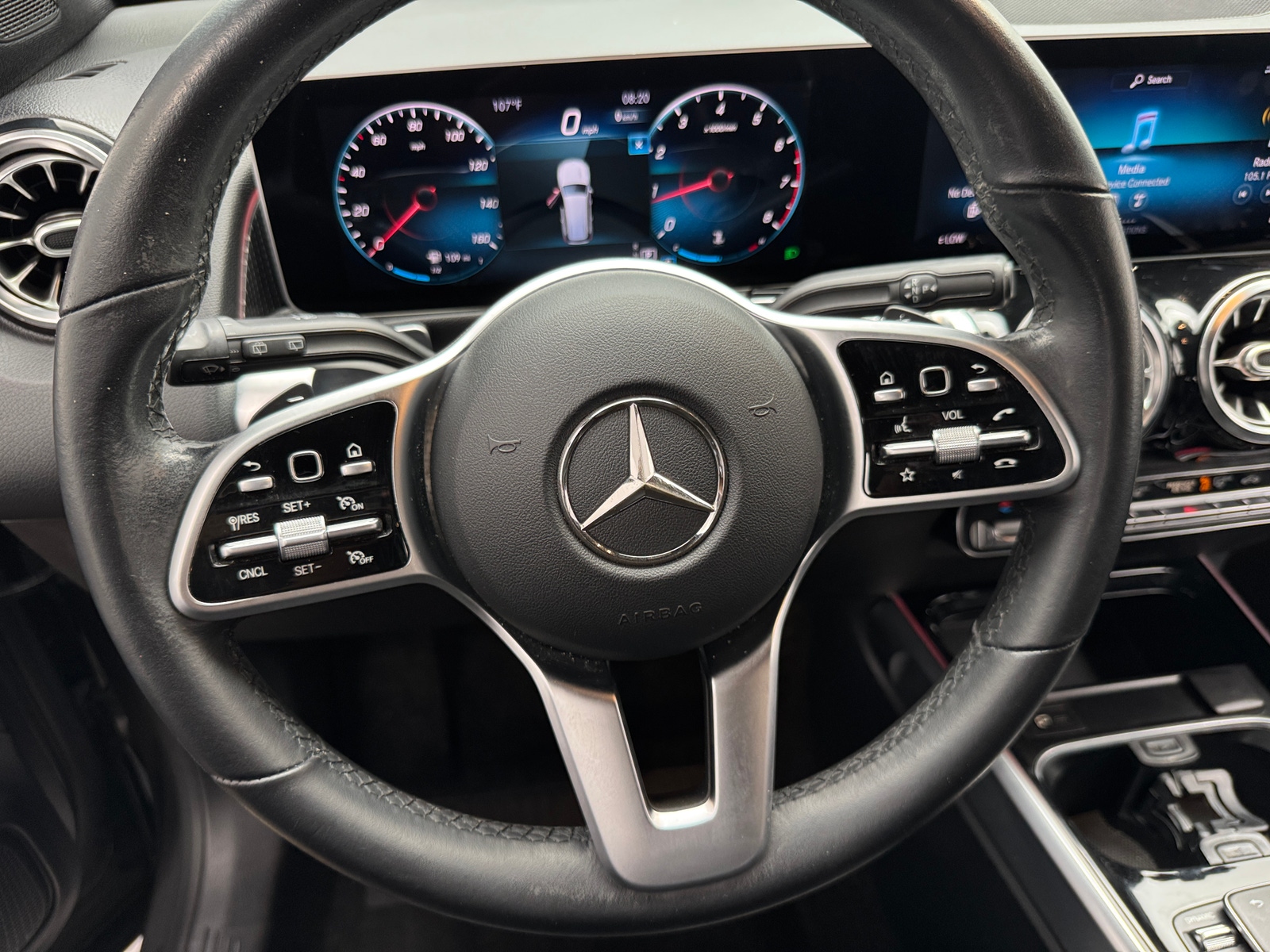 Thumbnail: 2021 Mercedes-Benz GLB - 4