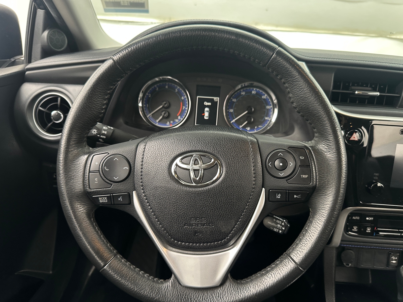 Thumbnail: 2018 Toyota Corolla - 5