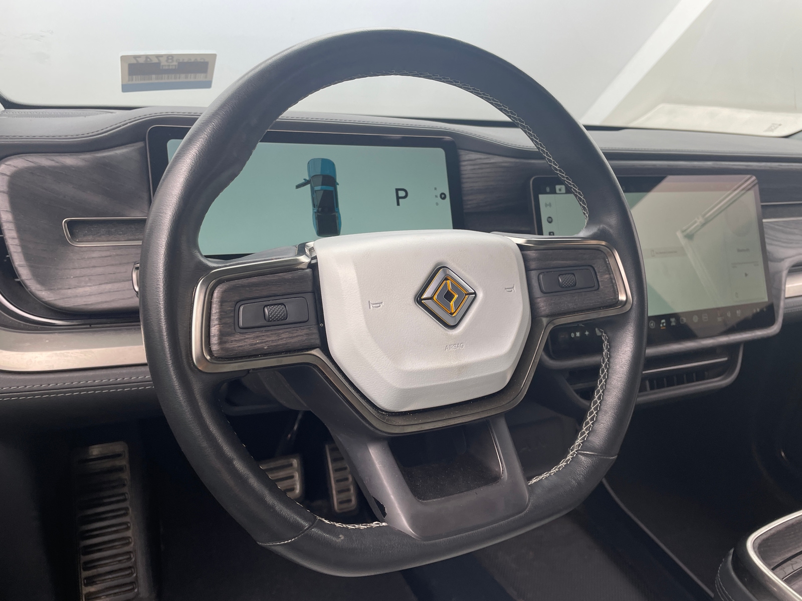 Thumbnail: 2022 Rivian R1T - 4