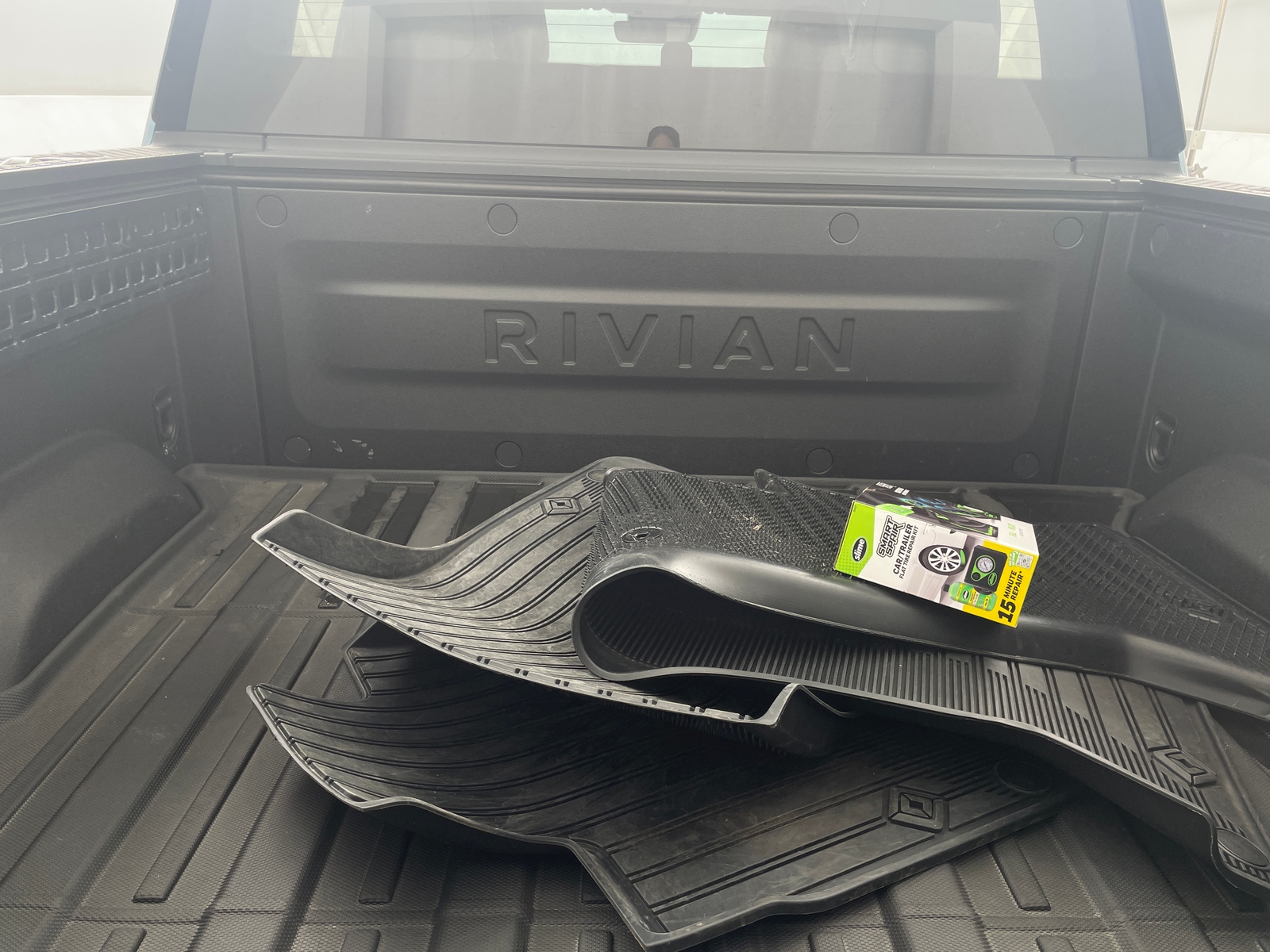 Thumbnail: 2022 Rivian R1T - 6