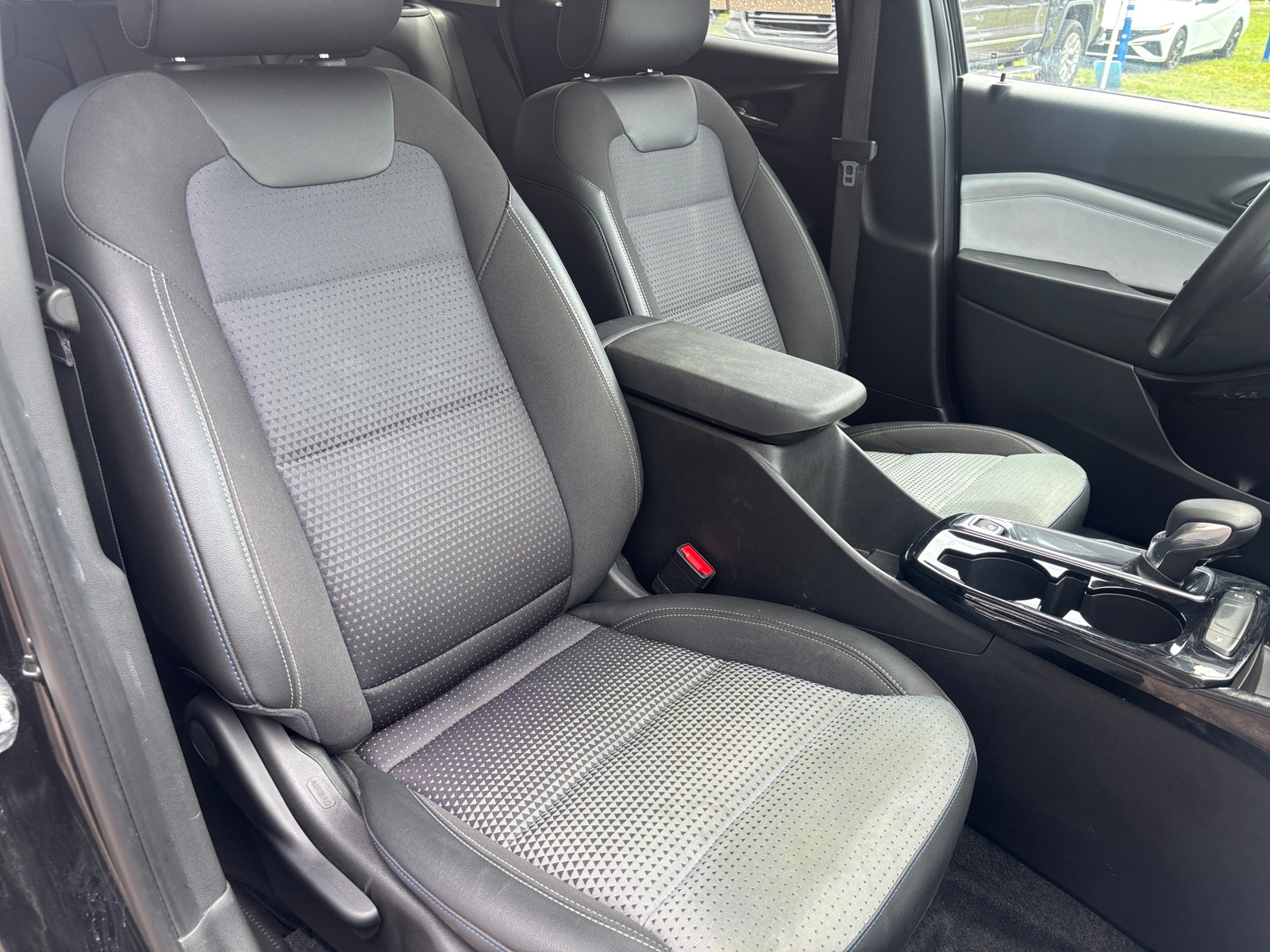 Thumbnail: 2025 Chevrolet Trax - 2
