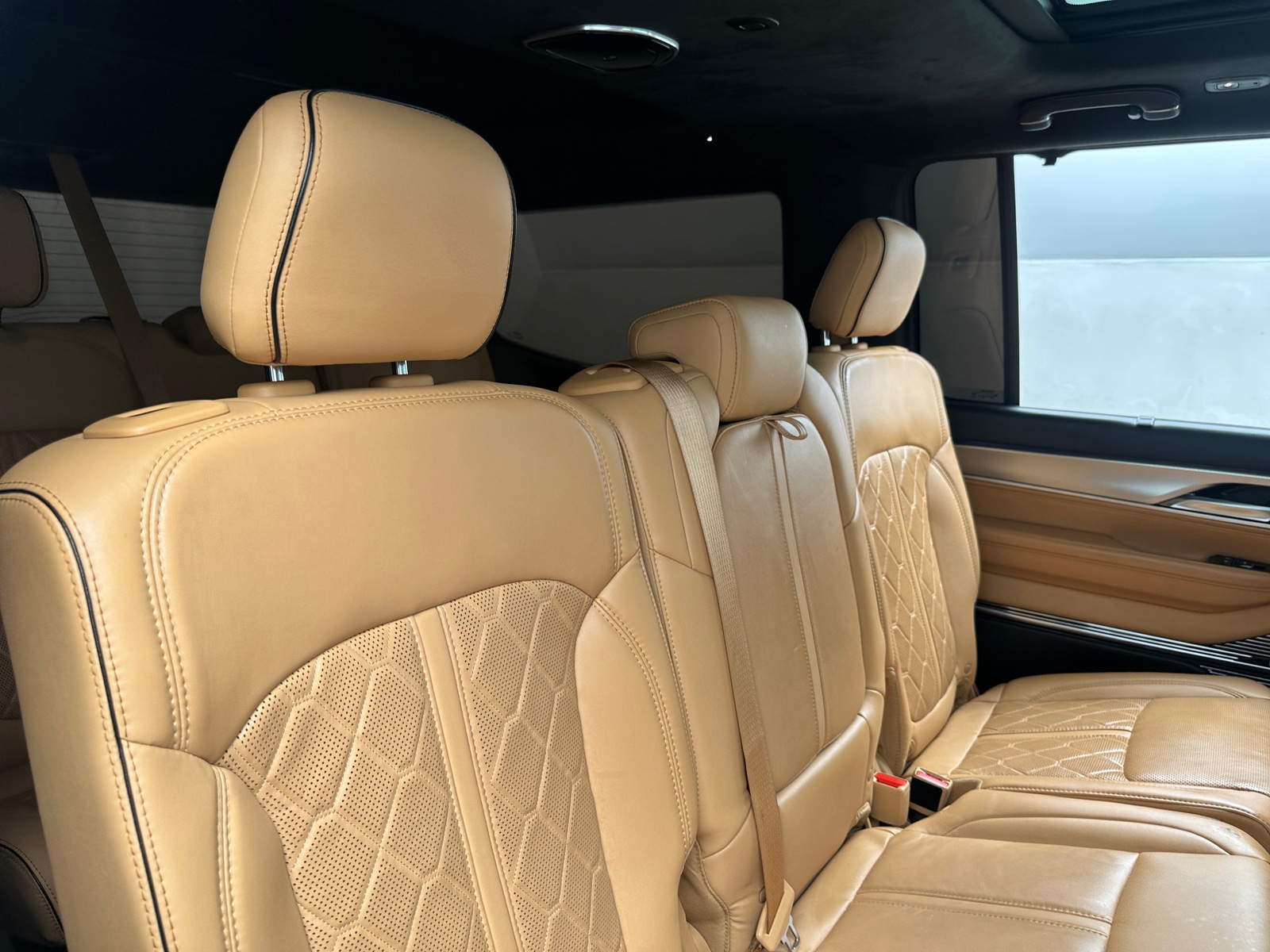 Thumbnail: 2023 Jeep Grand Wagoneer - 5