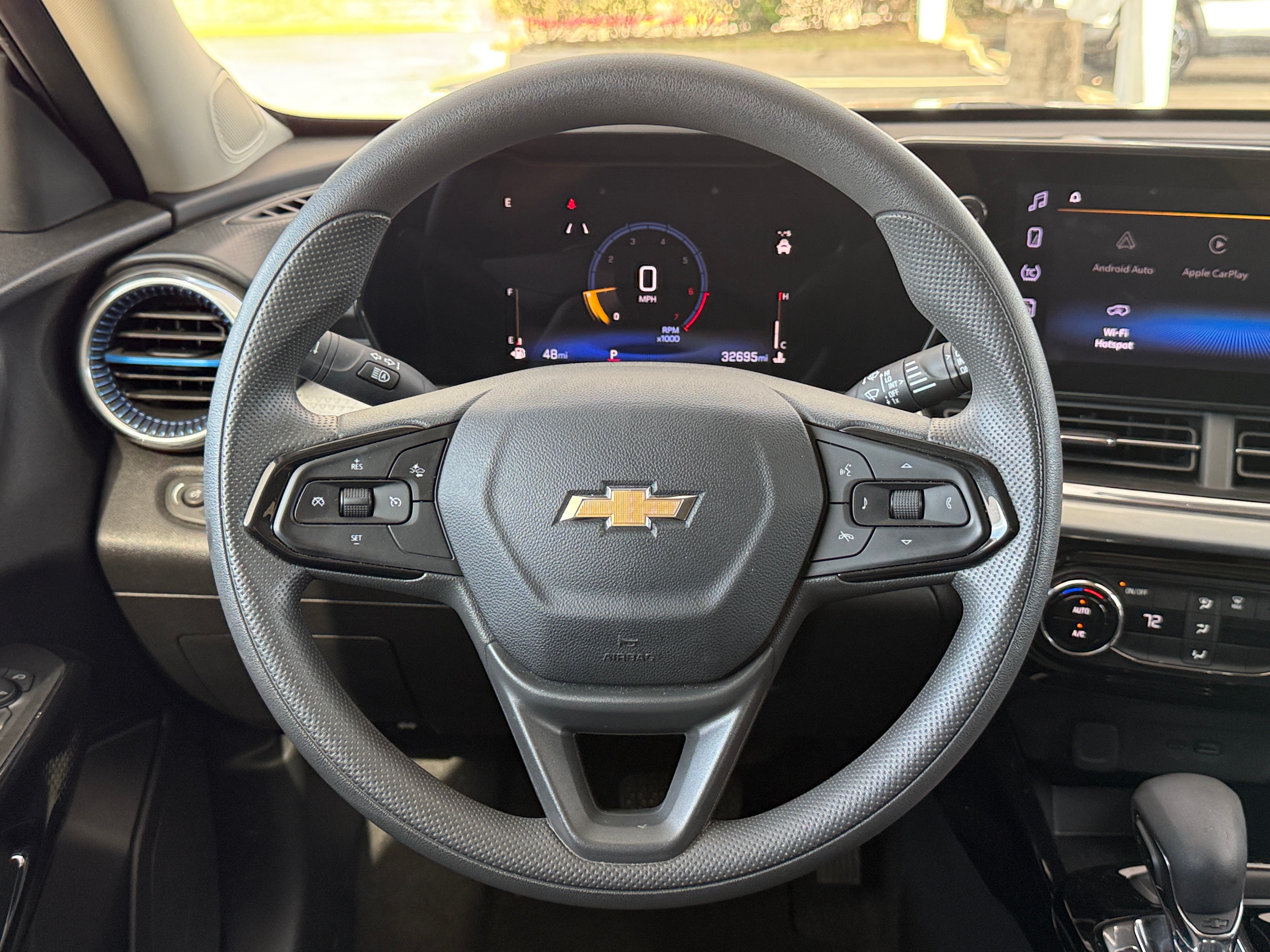 2025 Chevrolet Trax LT - Photo 7