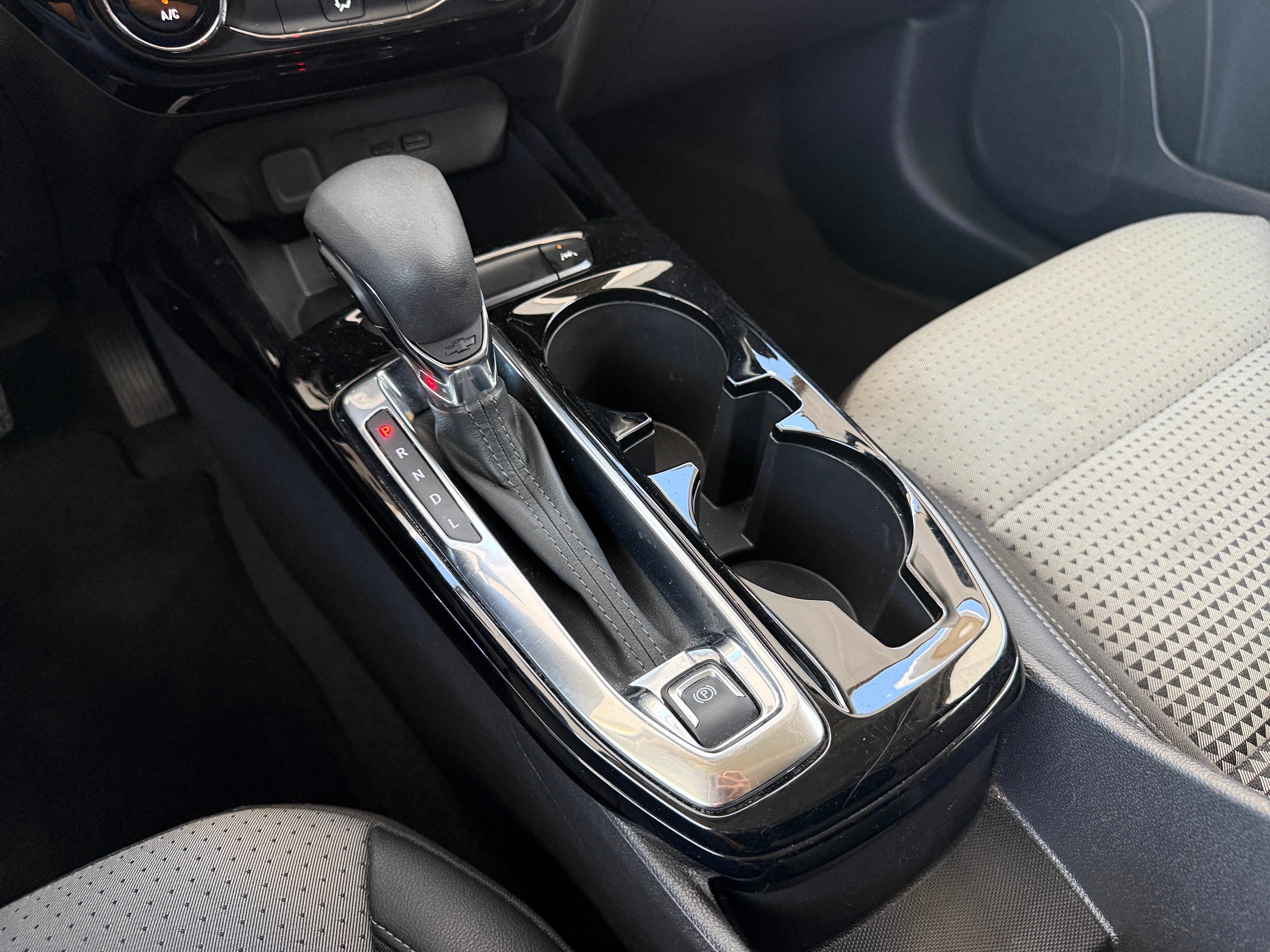 2025 Chevrolet Trax LT - Photo 8