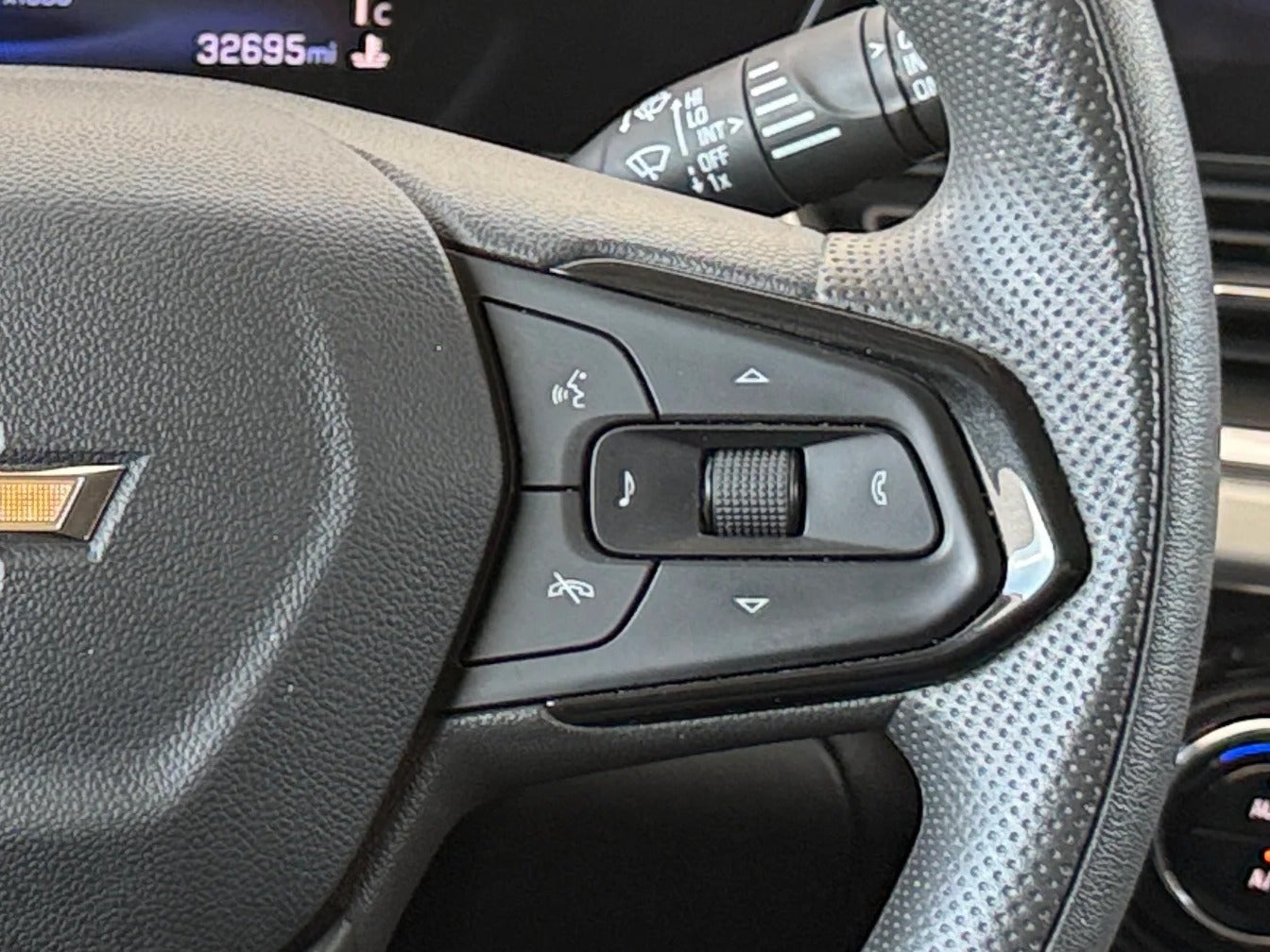 2025 Chevrolet Trax LT - Photo 13