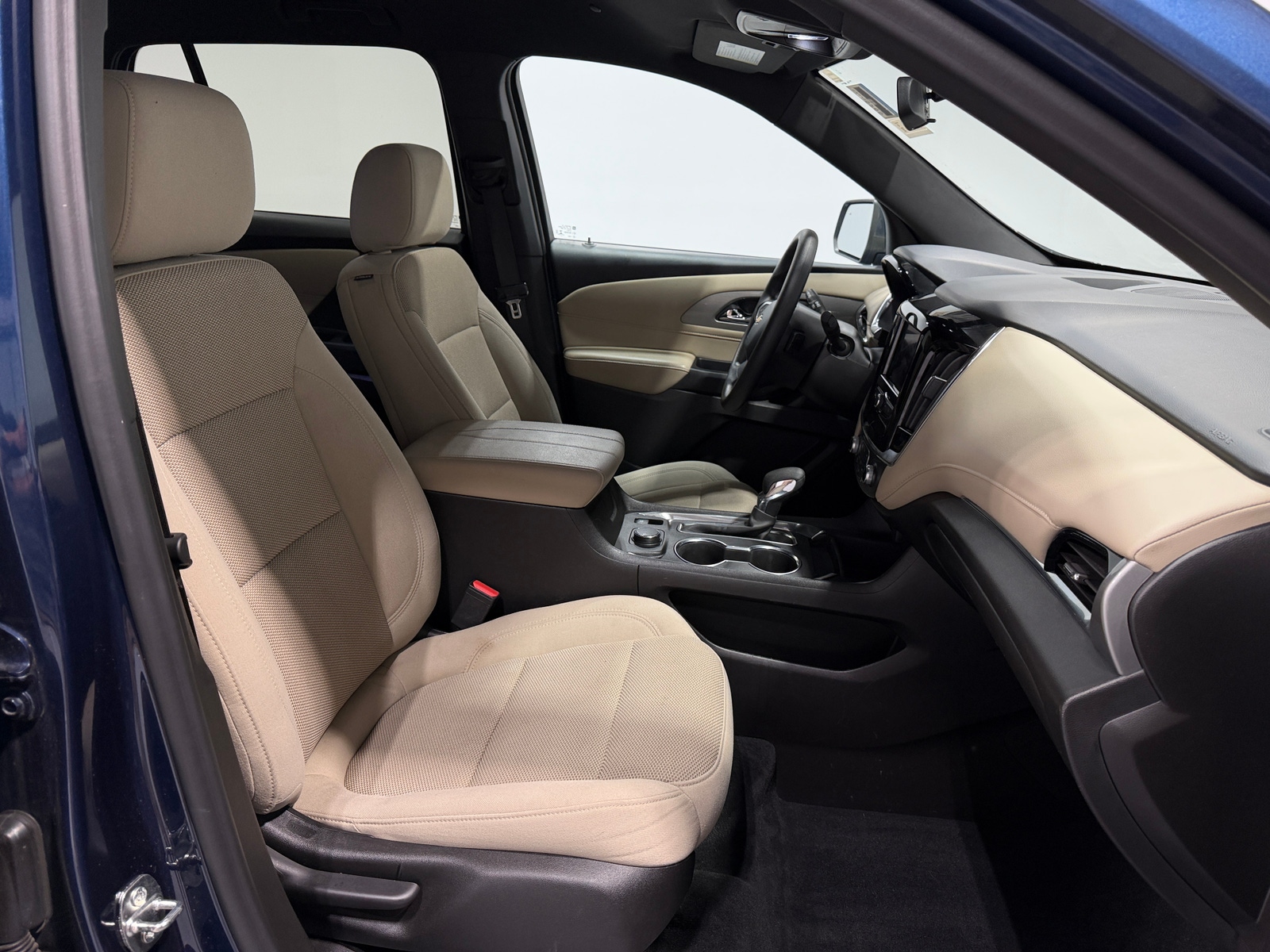 Thumbnail: 2022 Chevrolet Traverse - 2