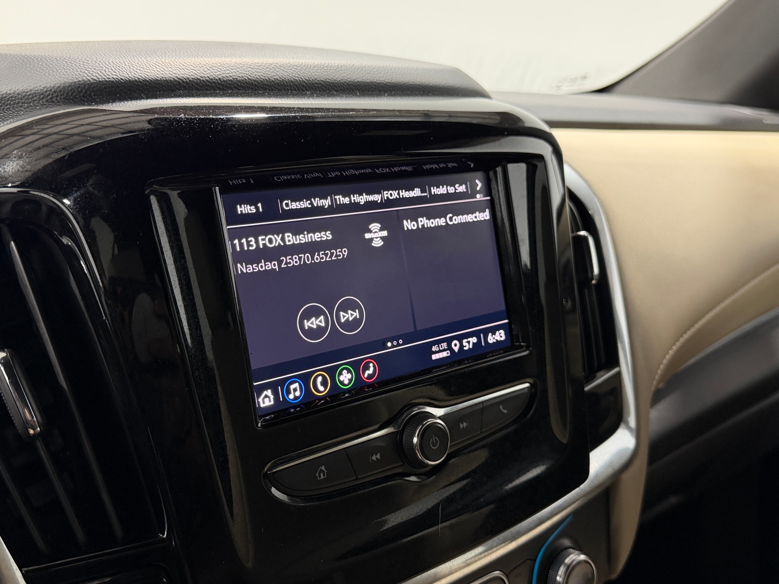 Thumbnail: 2022 Chevrolet Traverse - 4