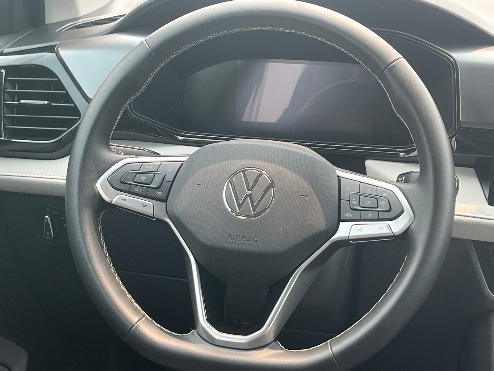 Thumbnail: 2026 Volkswagen Taos - 5