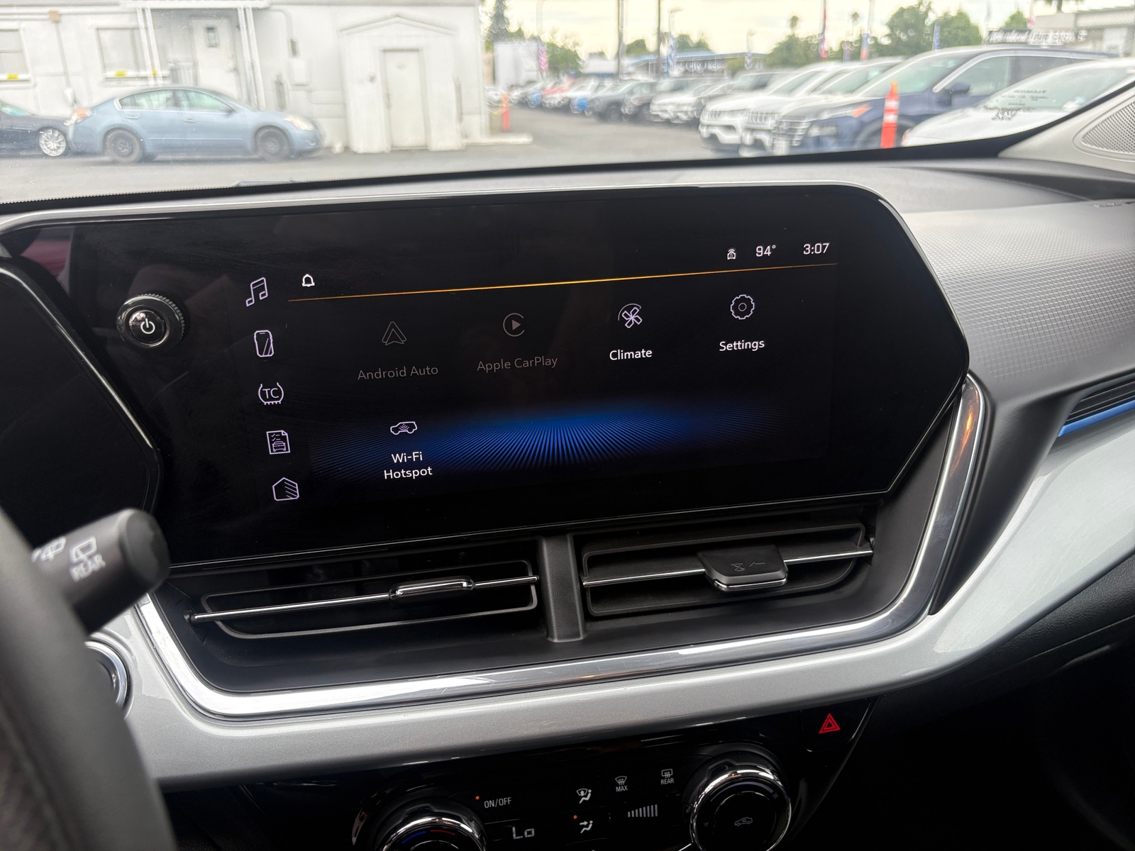 Thumbnail: 2025 Chevrolet Trax - 4