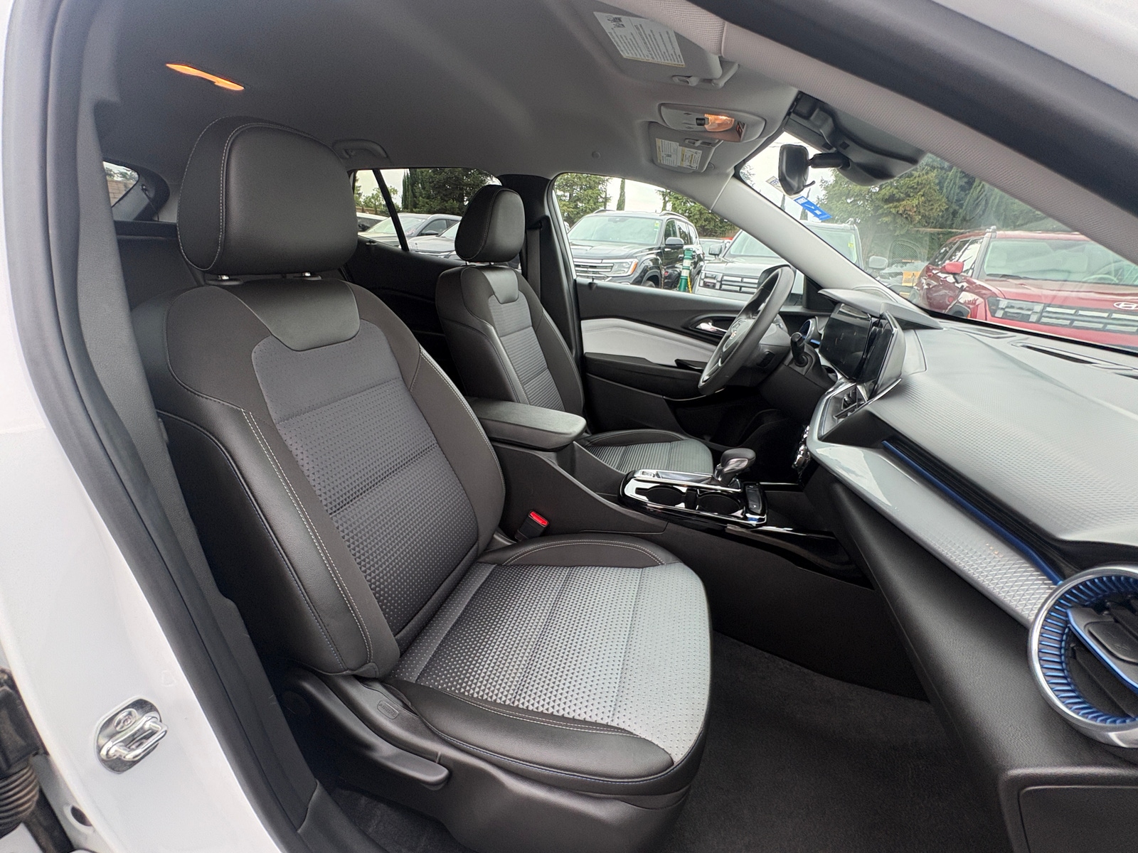 Thumbnail: 2025 Chevrolet Trax - 2