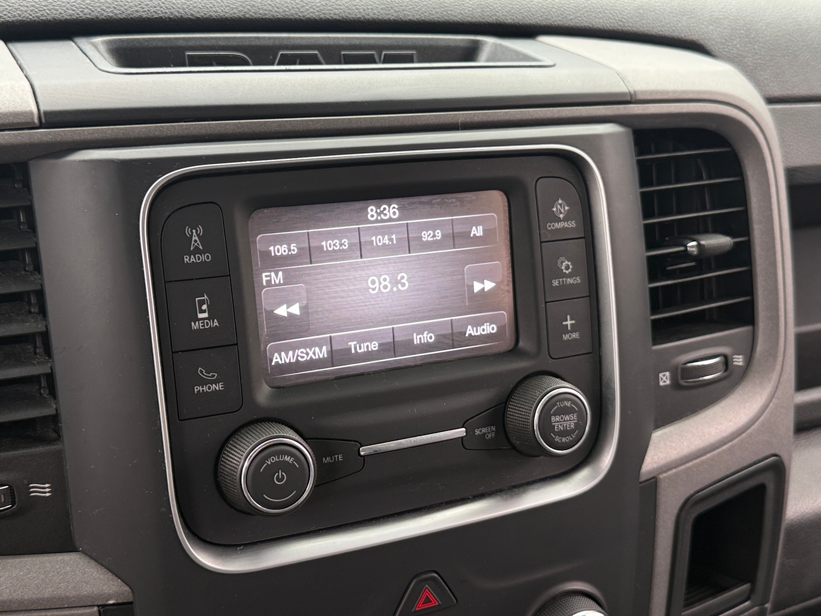 Thumbnail: 2021 RAM 1500 Classic - 4