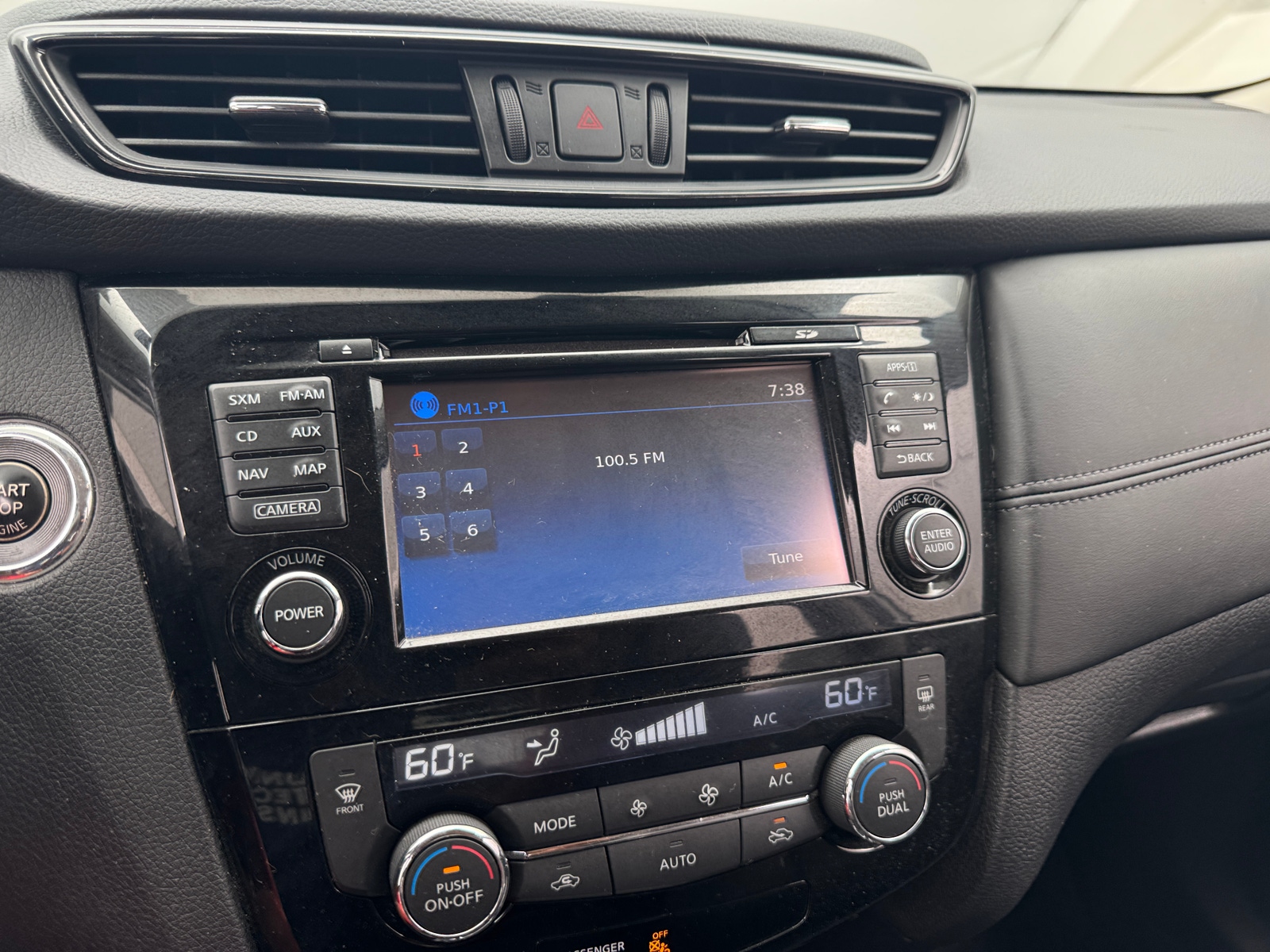 Thumbnail: 2017 Nissan Rogue - 3