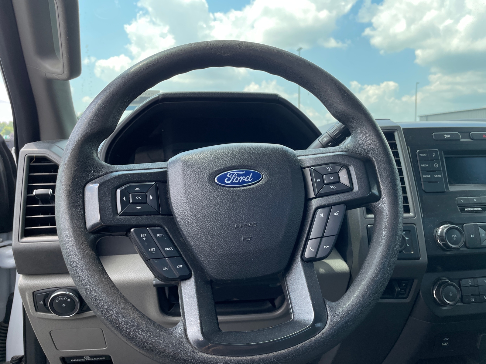 Thumbnail: 2019 Ford Econoline - 4