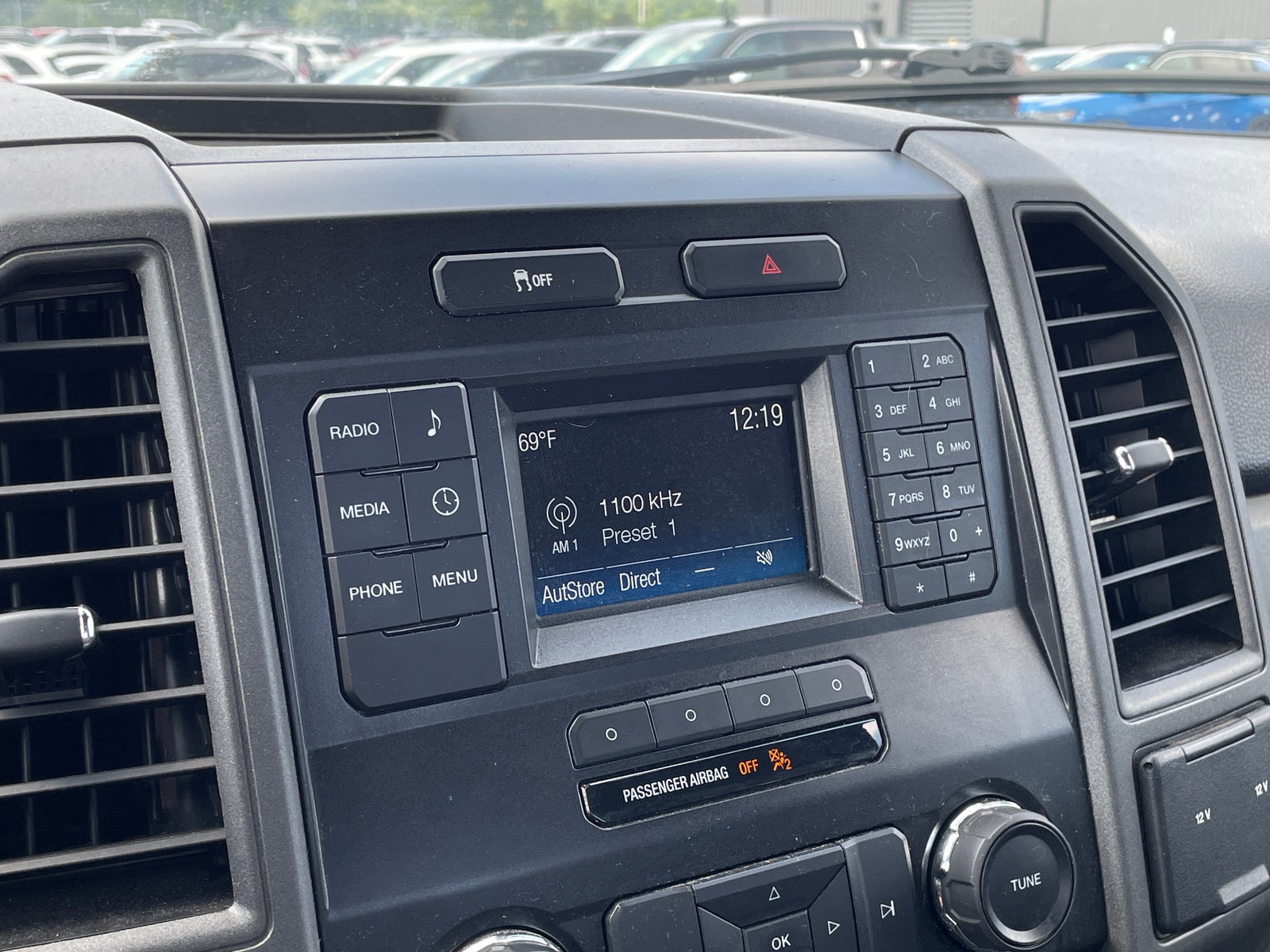 Thumbnail: 2019 Ford Econoline - 3