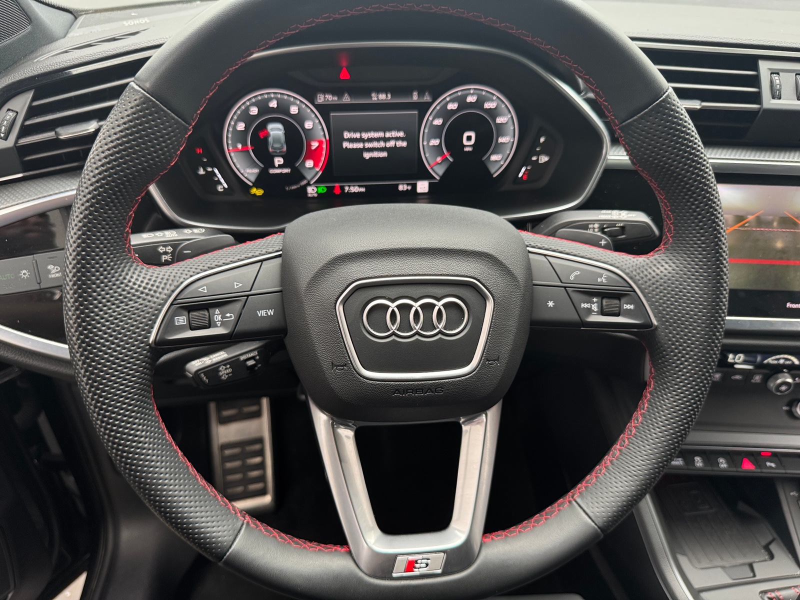 Thumbnail: 2025 Audi Q3 - 4